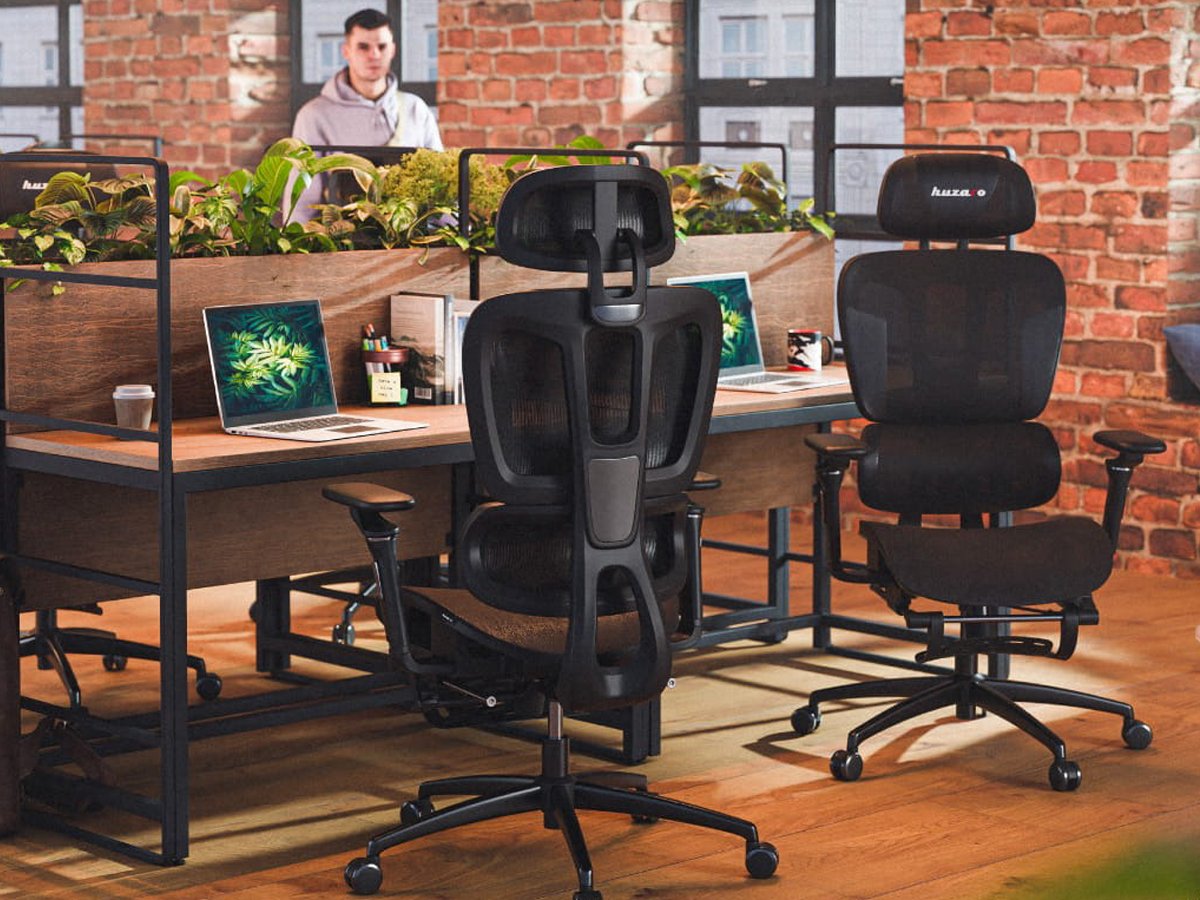 Fotel gamingowy ergonomiczny Huzaro Combat 7.9 Black - Grafika lifestyle