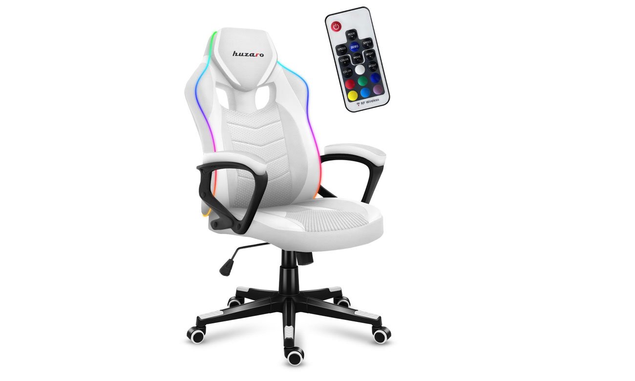 Fotel gamingowy Huzaro Force 2.5 RGB White Mesh - Widok od przodu pod kątem wraz z pilotem