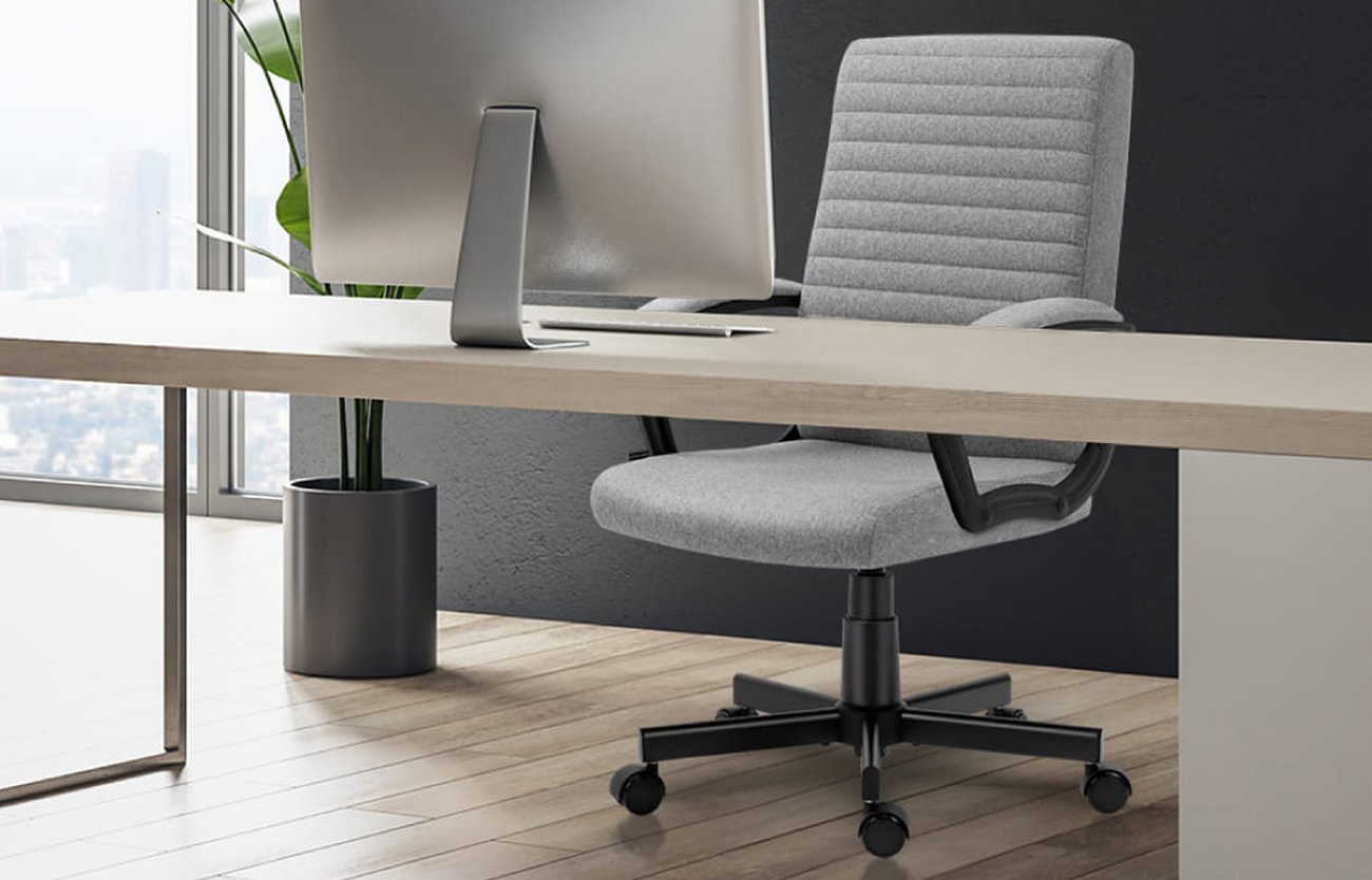 Fotel biurowy Mark Adler Boss 2.5 Szary - Grafika lifestyle