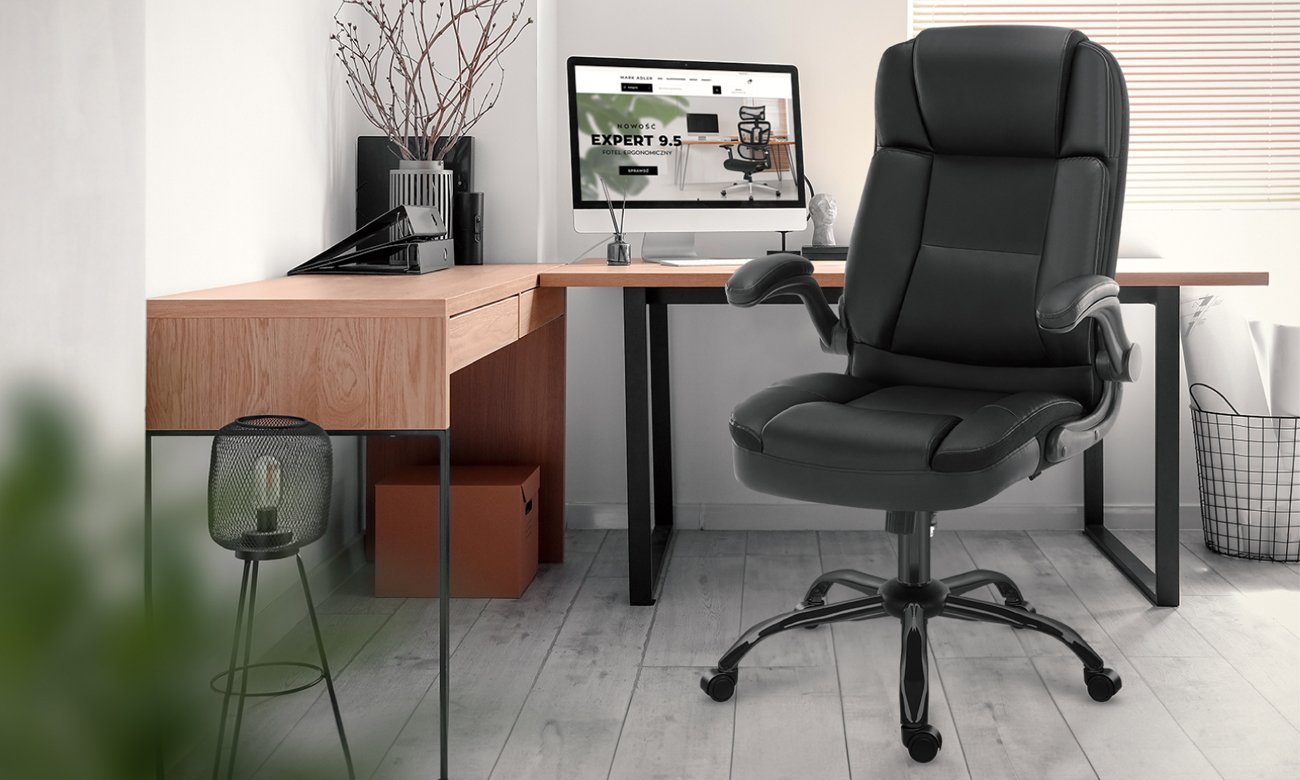Fotel biurowy Mark Adler Boss 5.1 Czarny - Grafika lifestyle