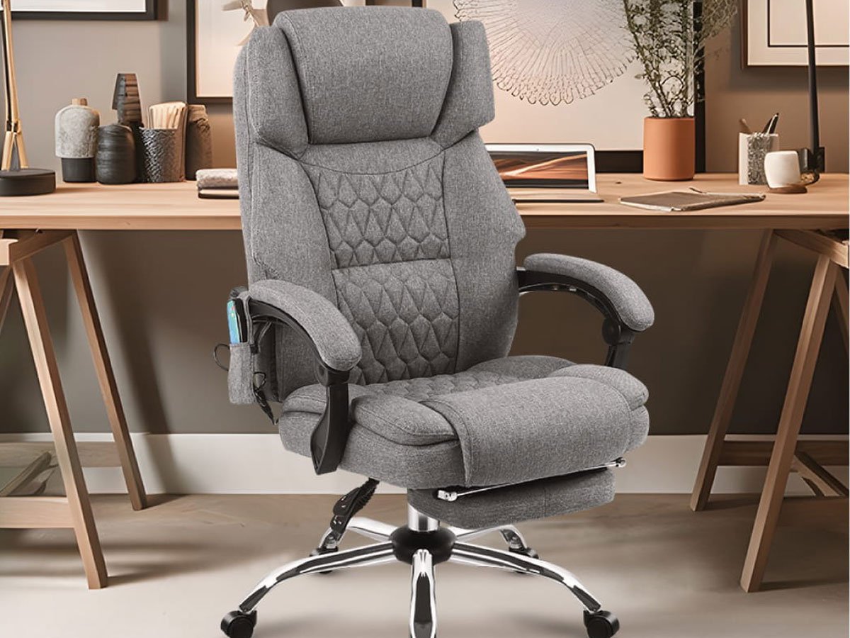 Fotel biurowy z masażem Mark Adler Boss 6.0 Szary - Grafika lifestyle