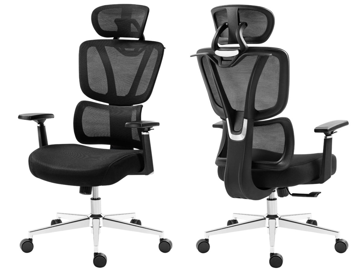 Fotel ergonomiczny Mark Adler Expert 4.6 Black - Widok od przodu i od tyłu pod kątem
