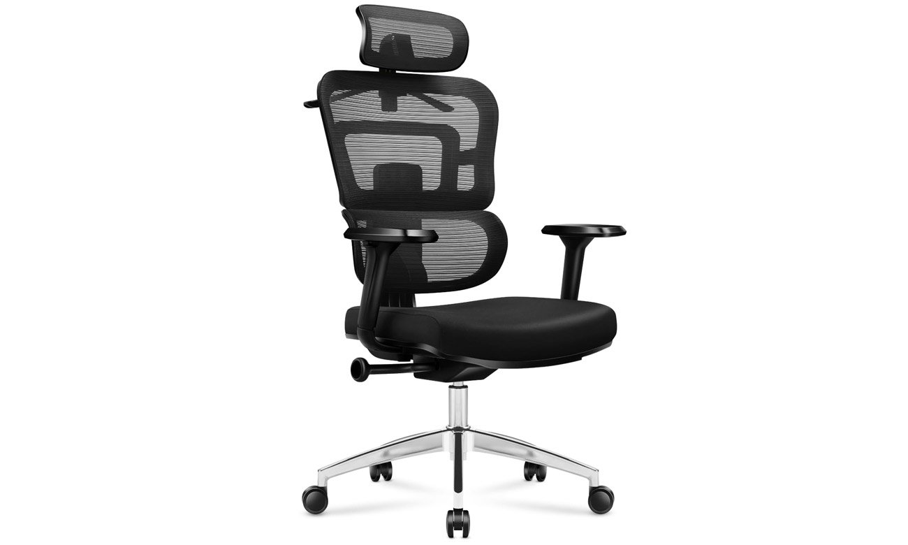 Fotel biurowy Mark Adler Expert 4.9 Black - Widok od przodu pod kątem