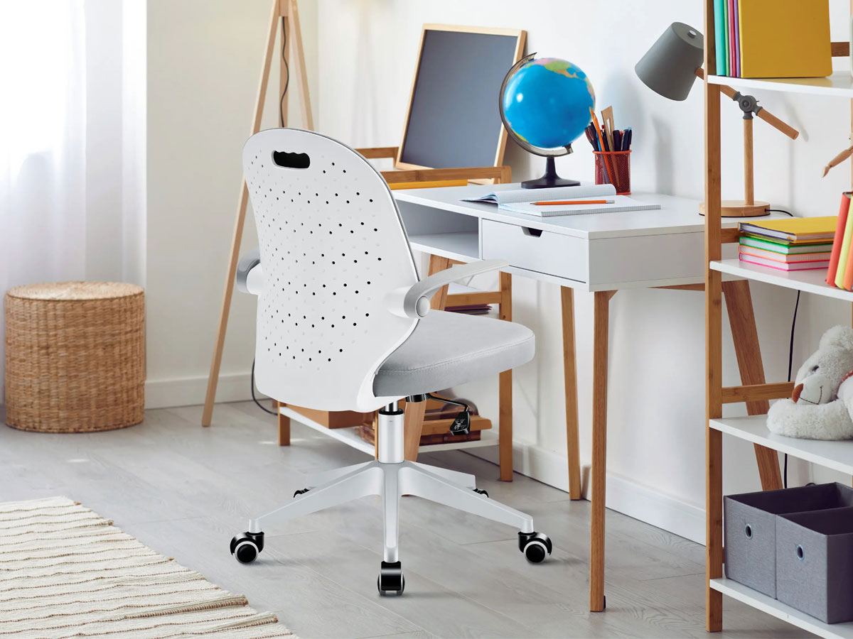Fotel dla dzieci Mark Adler Junior 4.0 Grey - Grafika lifestyle