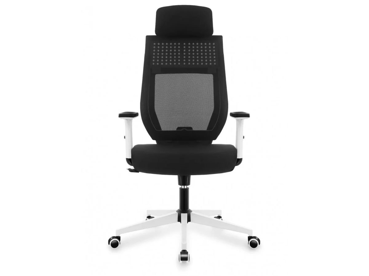 Fotel biurowy Mark Adler Manager 3.9 Czarny - Widok od przodu