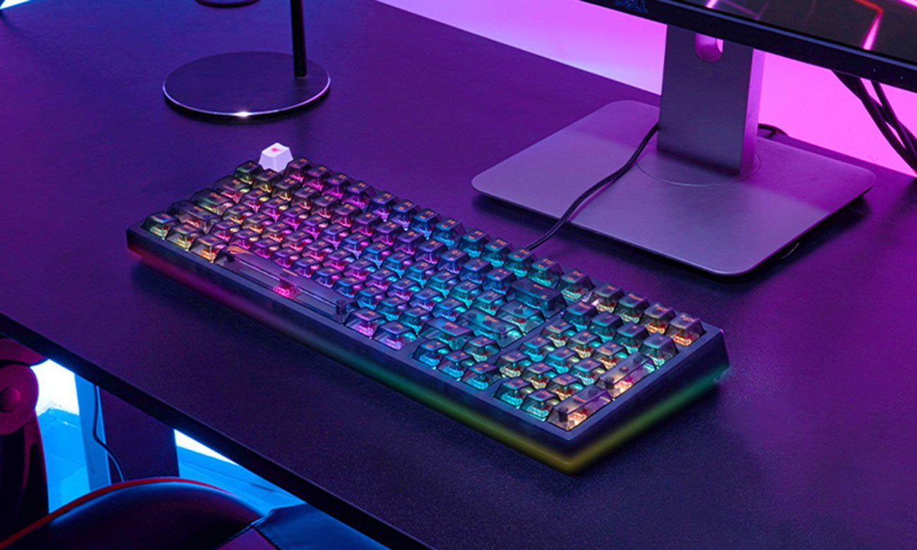 Havit KB875L Tastatur auf dem Schreibtisch