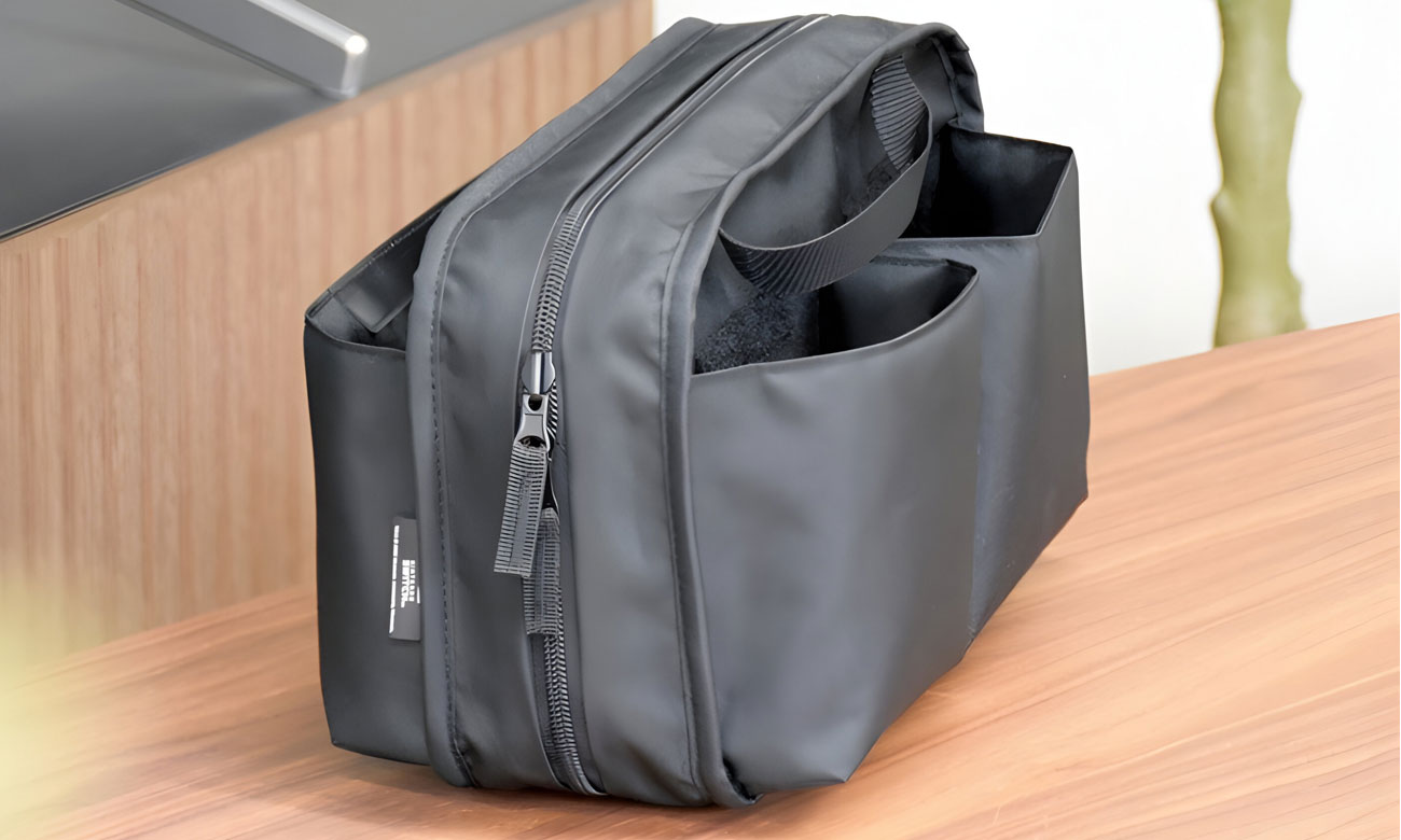 Torba Hori Reversible Travel Pouch do Nintendo Switch 2 - Grafika lifestyle