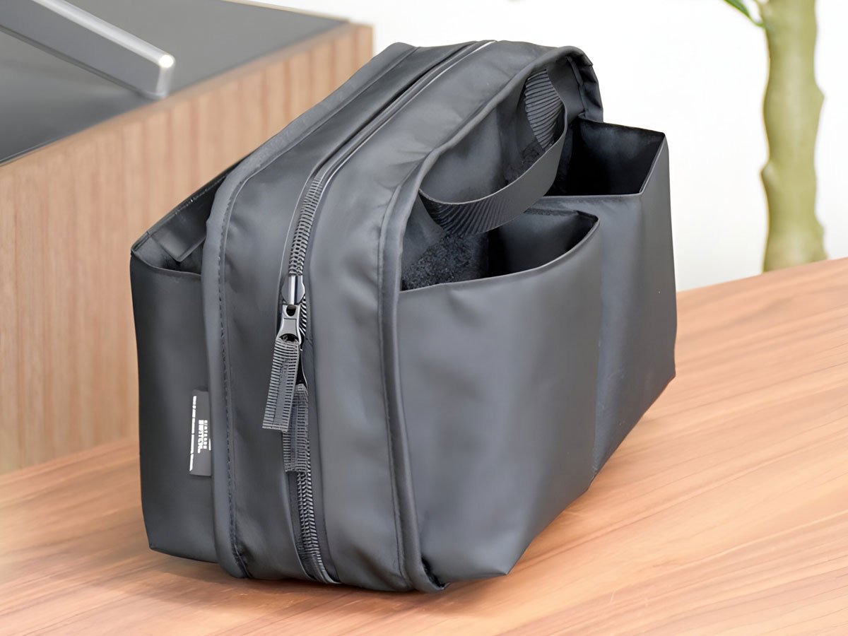 Torba Hori Reversible Travel Pouch do Nintendo Switch 2 - Grafika lifestyle