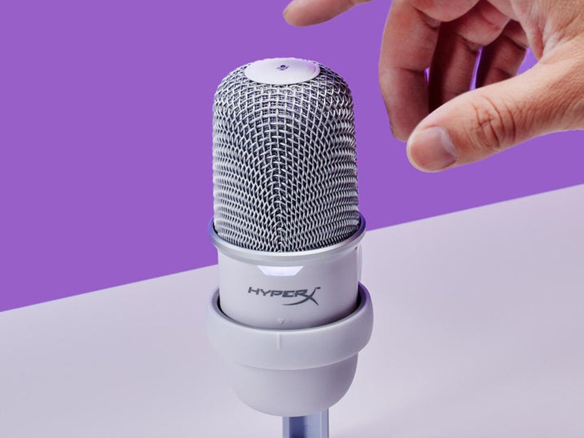 Mikrofon HyperX SoloCast Biały - Grafika lifestyle