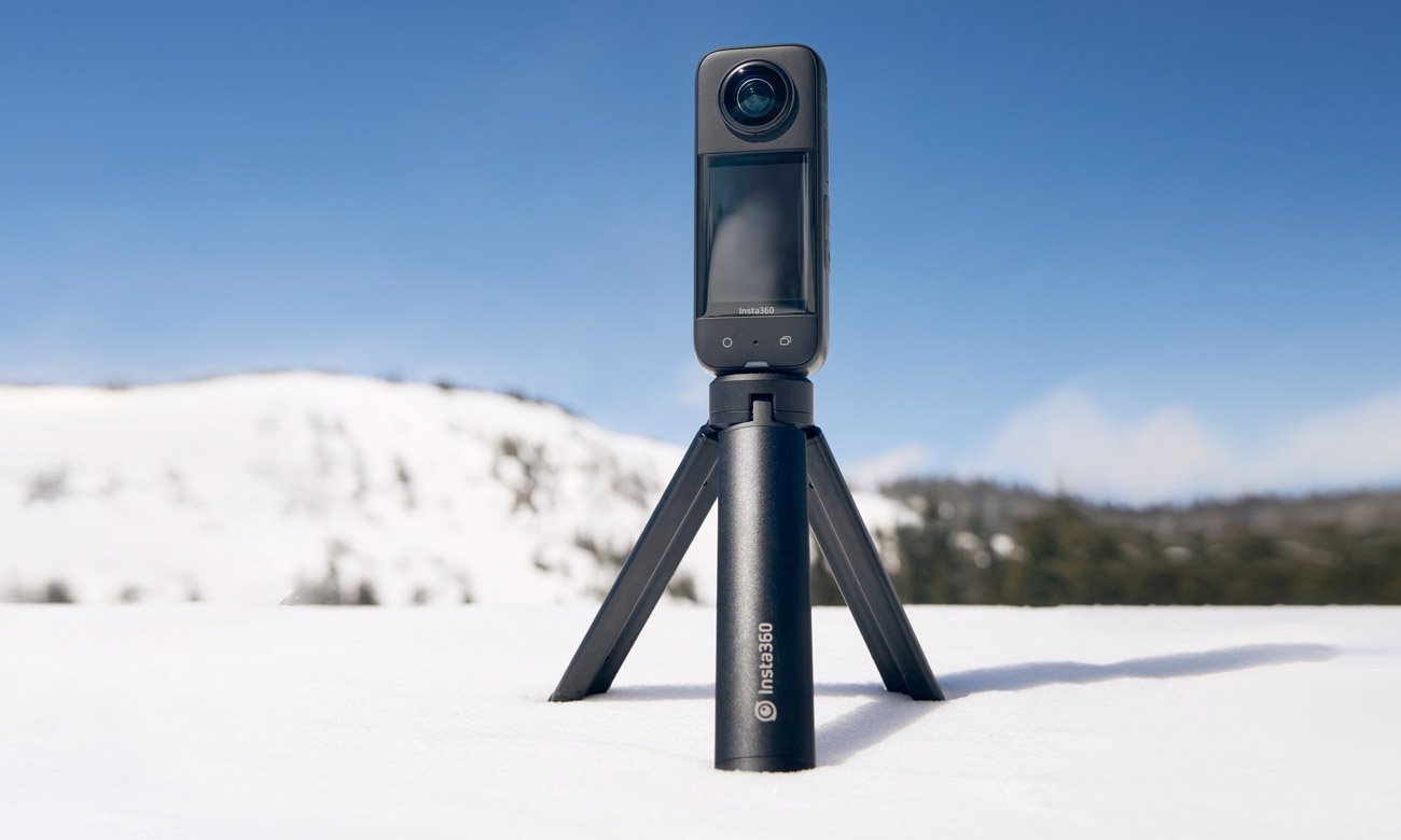 Камера Insta360 X3 на снігу