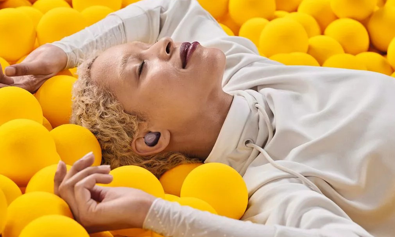 Słuchawki bezprzewodowe Jabra Elite 10 - Grafika lifestyle