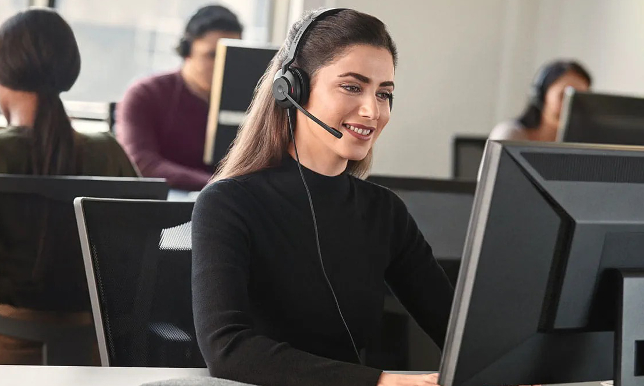 Zestaw słuchawkowy Jabra Evolve2 30 SE - Grafika lifestyle