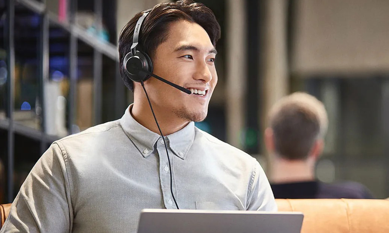 Zestaw słuchawkowy Jabra Evolve2 30 SE - Grafika lifestyle
