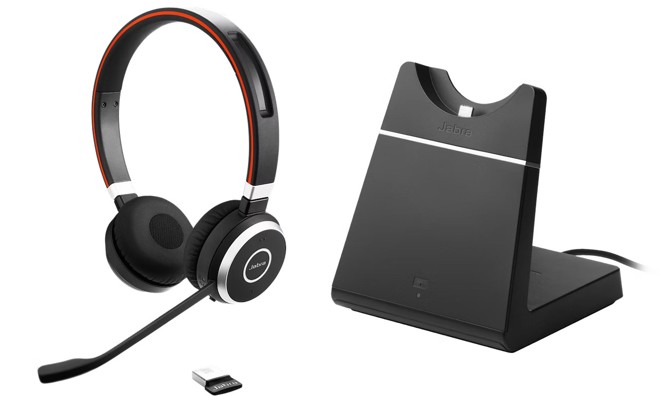 Zestaw słuchawkowy Jabra Evolve 65 SE Stereo UC + stacja ładująca + adapter USB-A - Widok od przodu pod kątem