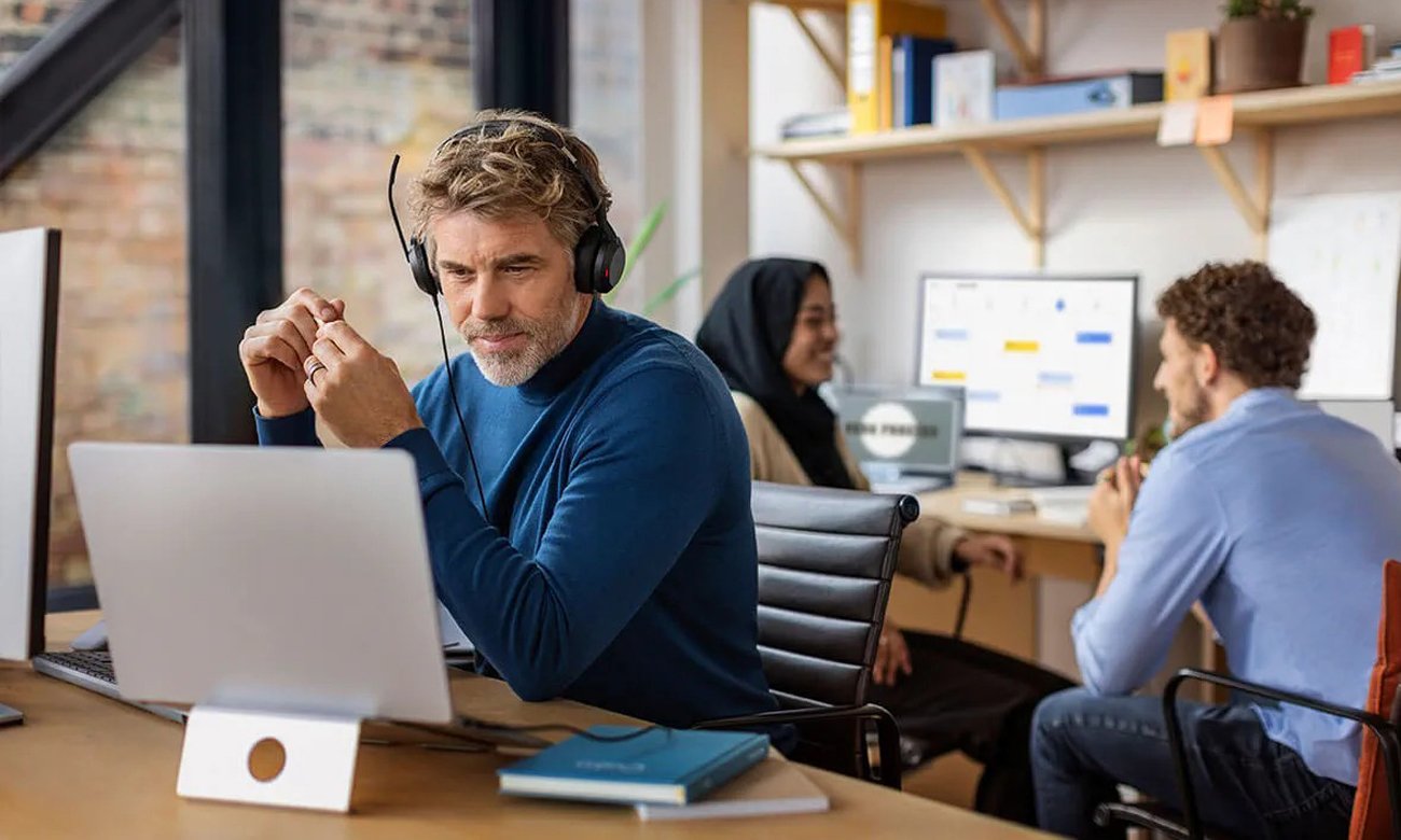 Zestaw słuchawkowy Jabra Evolve2 50 USB-C Stereo - Grafika lifestyle