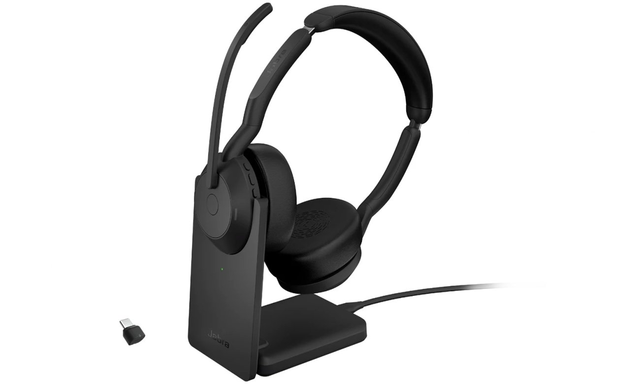 Zestaw słuchawkowy Jabra Evolve2 55 USB-C Stereo UC Stand + adapter + stacja ładowania - Widok od przodu pod kątem