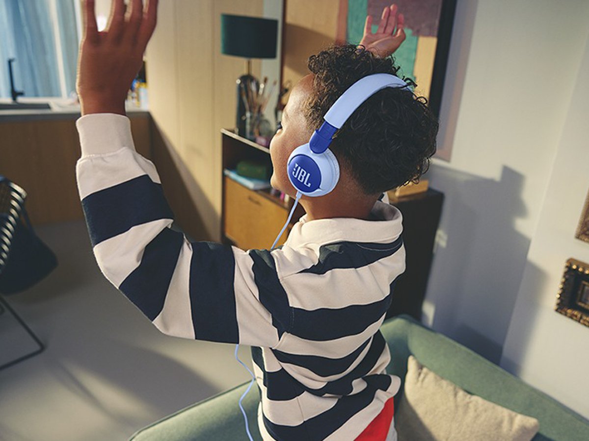 Słuchawki przewodowe JBL Junior 320 - Grafika lifestyle