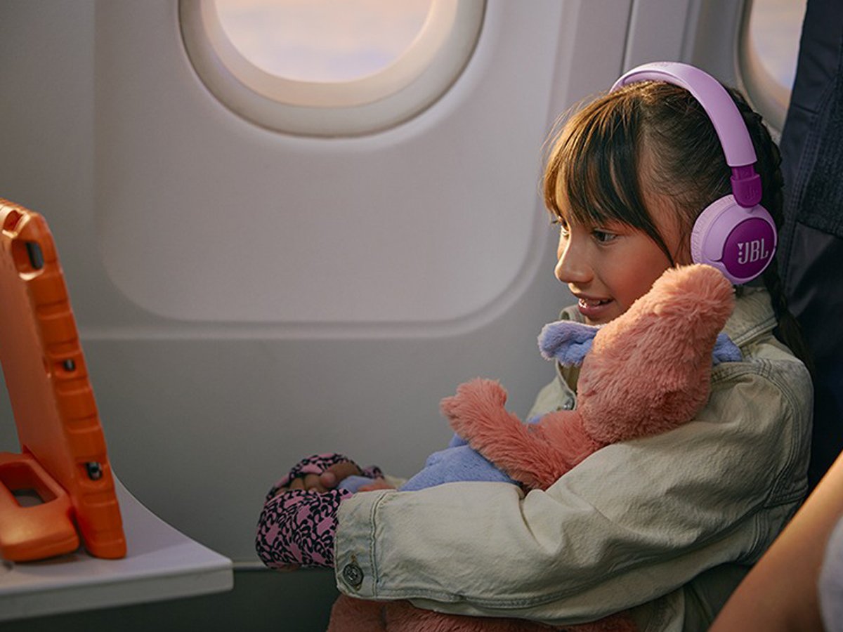 Słuchawki bezprzewodowe JBL Junior 320BT - Grafika lifestyle