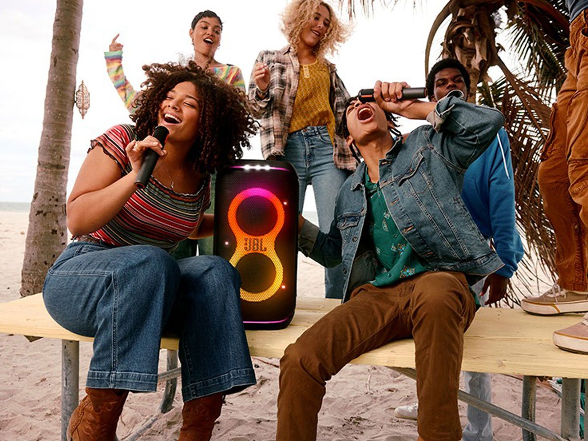 JBL PartyBox Wireless Microphone - Grafika lifestyle