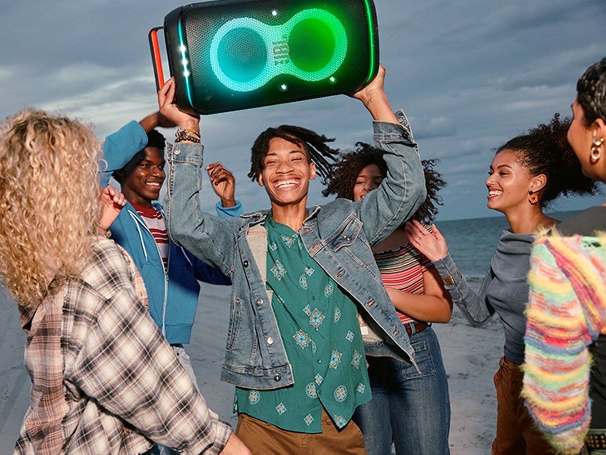 JBL Partybox Club 120 impreza na plaży