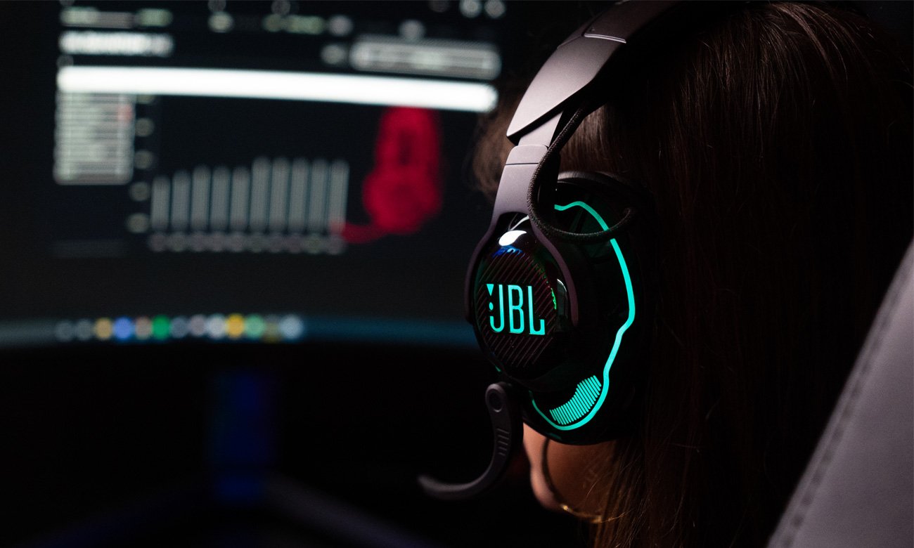 Bezprzewodowy zestaw słuchawkowy JBL Quantum 910 - Prowadź niezakłócone rozmowy