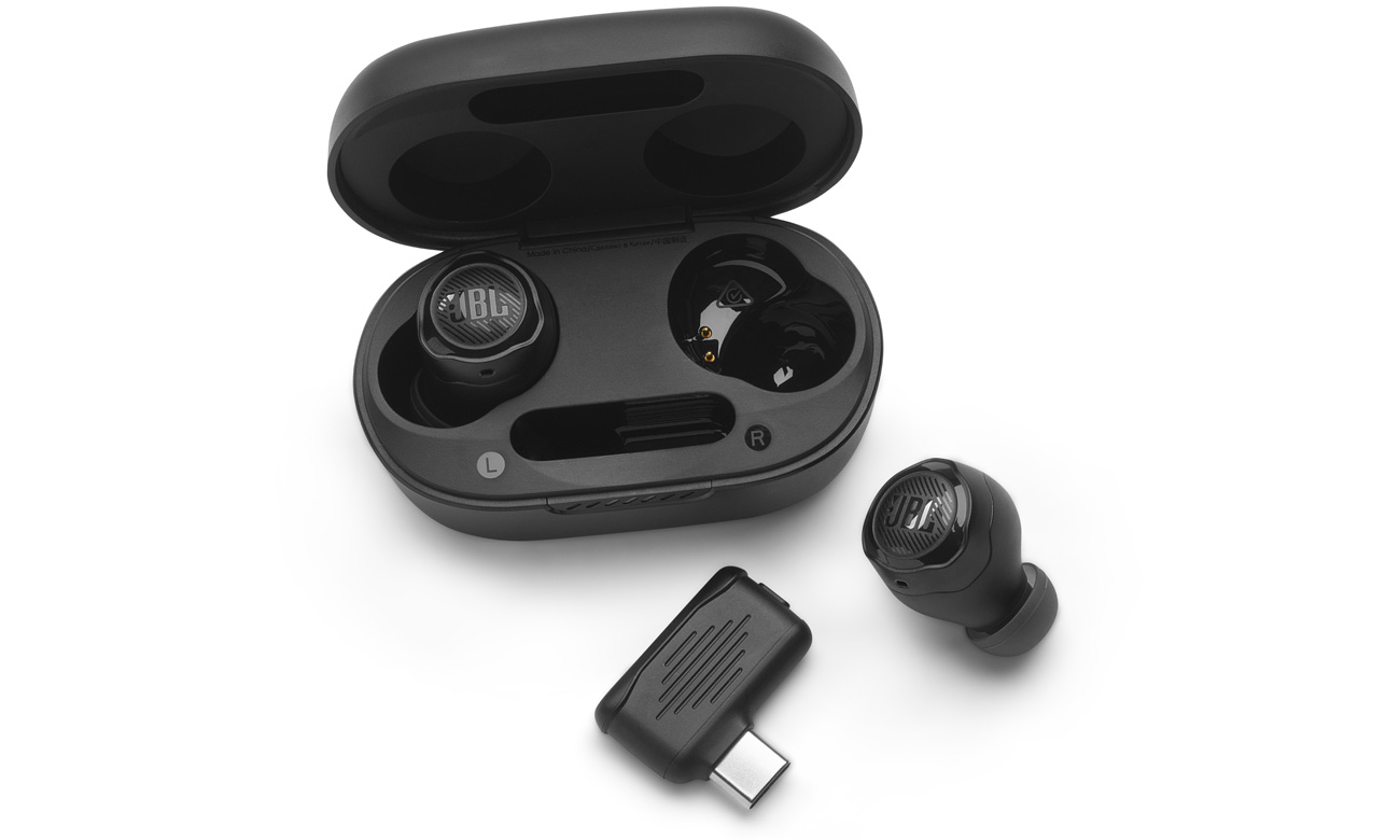 Słuchawki bezprzewodowe JBL Quantum TWS Air Czarne - Widok od góry wraz etui ładującym i adapterem