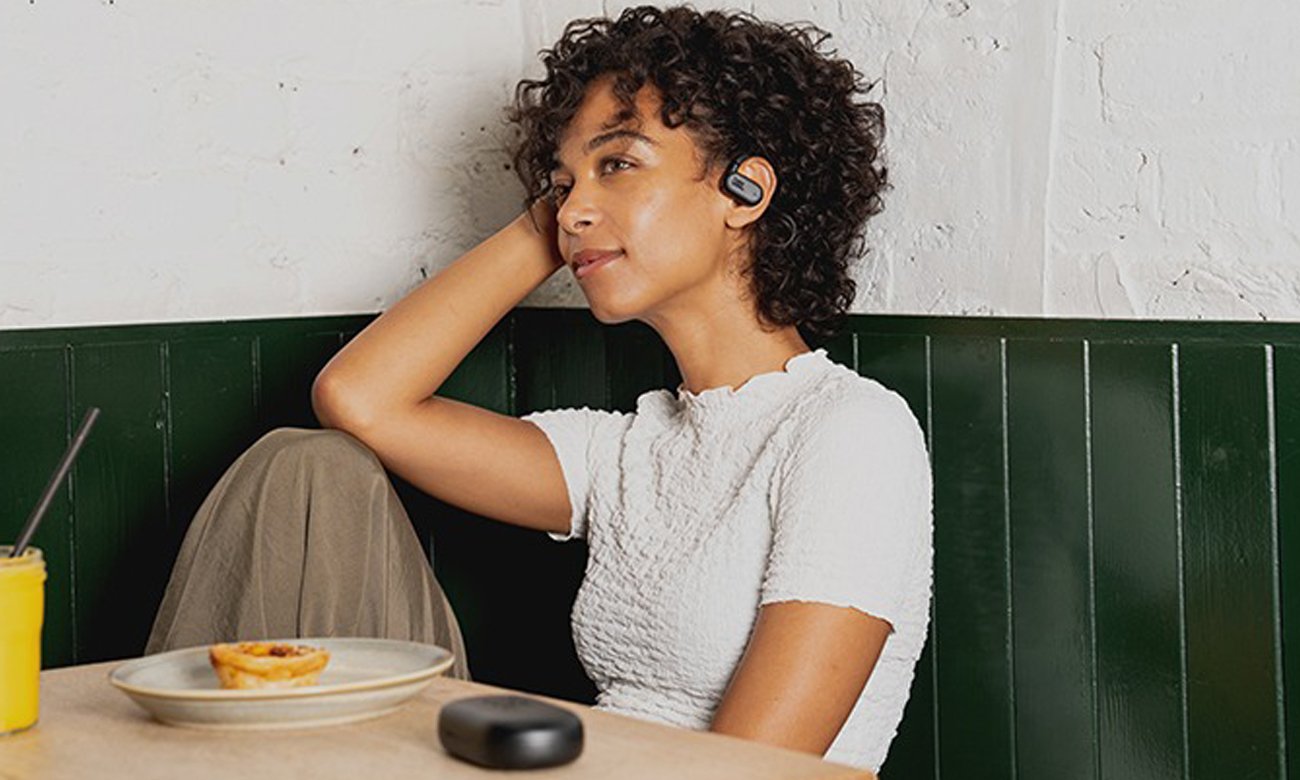 Słuchawki bezprzewodowe JBL Soundgear Sense Czarne - Grafika lifestyle