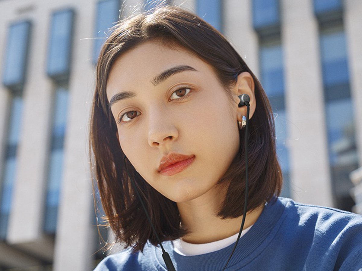 Słuchawki przewodowe JBL Tune 310C USB-C - Grafika lifestyle