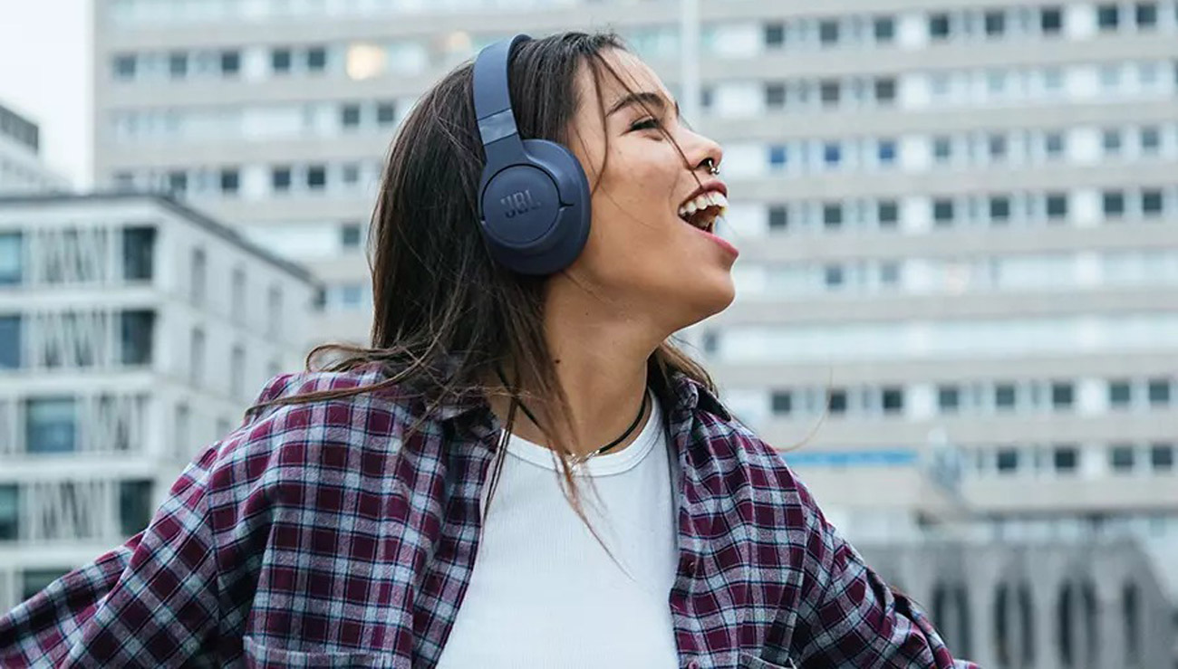Słuchawki bezprzewodowe JBL Tune 710BT - Wbudowany mikrofon