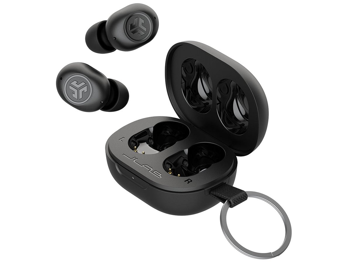 Słuchawki bezprzewodowe Jlab JBuds Mini Black - Widok od przodu pod kątem wraz z otwartym etui ładującym