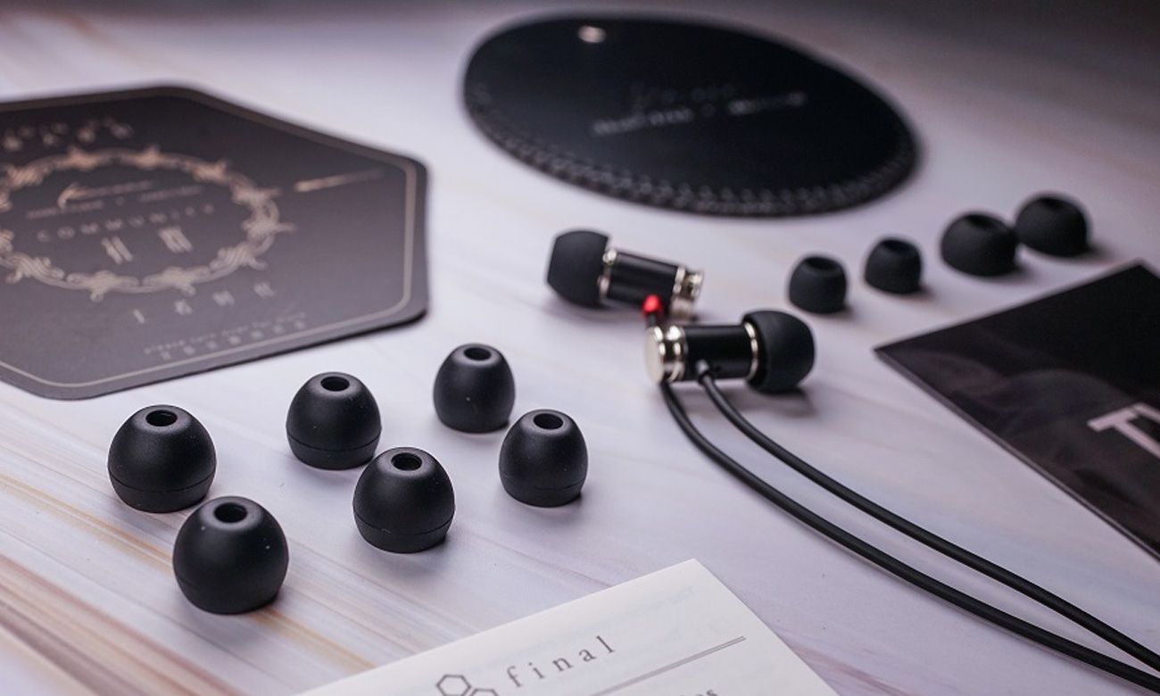 Słuchawki dokanałowe Kinera TYR - Akcesoria w zestawie