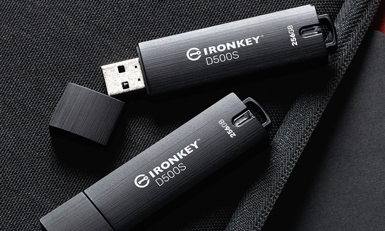 Pendrive Kingston IronKey D500S AES 256 - Grafika lifestyle