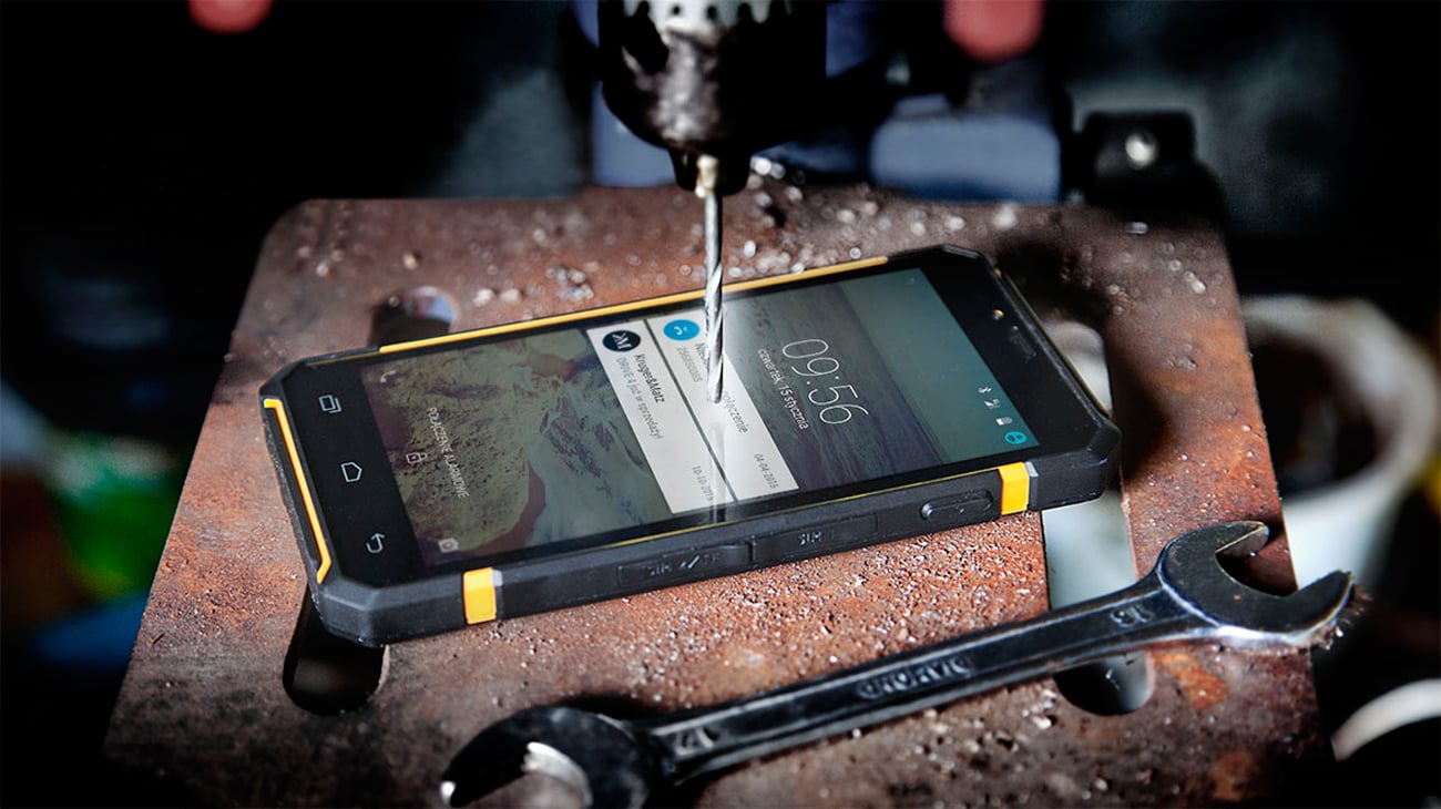 Kruger&Matz DRIVE 5 wzmocniona konstrukcja ekran 5 dragontrail