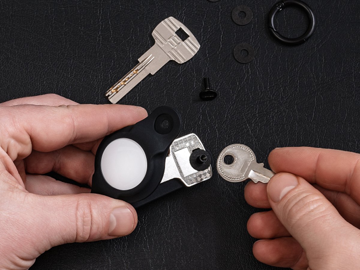 KeySmart Air Flex organizer do kluczy z etui na AirTag silikon black