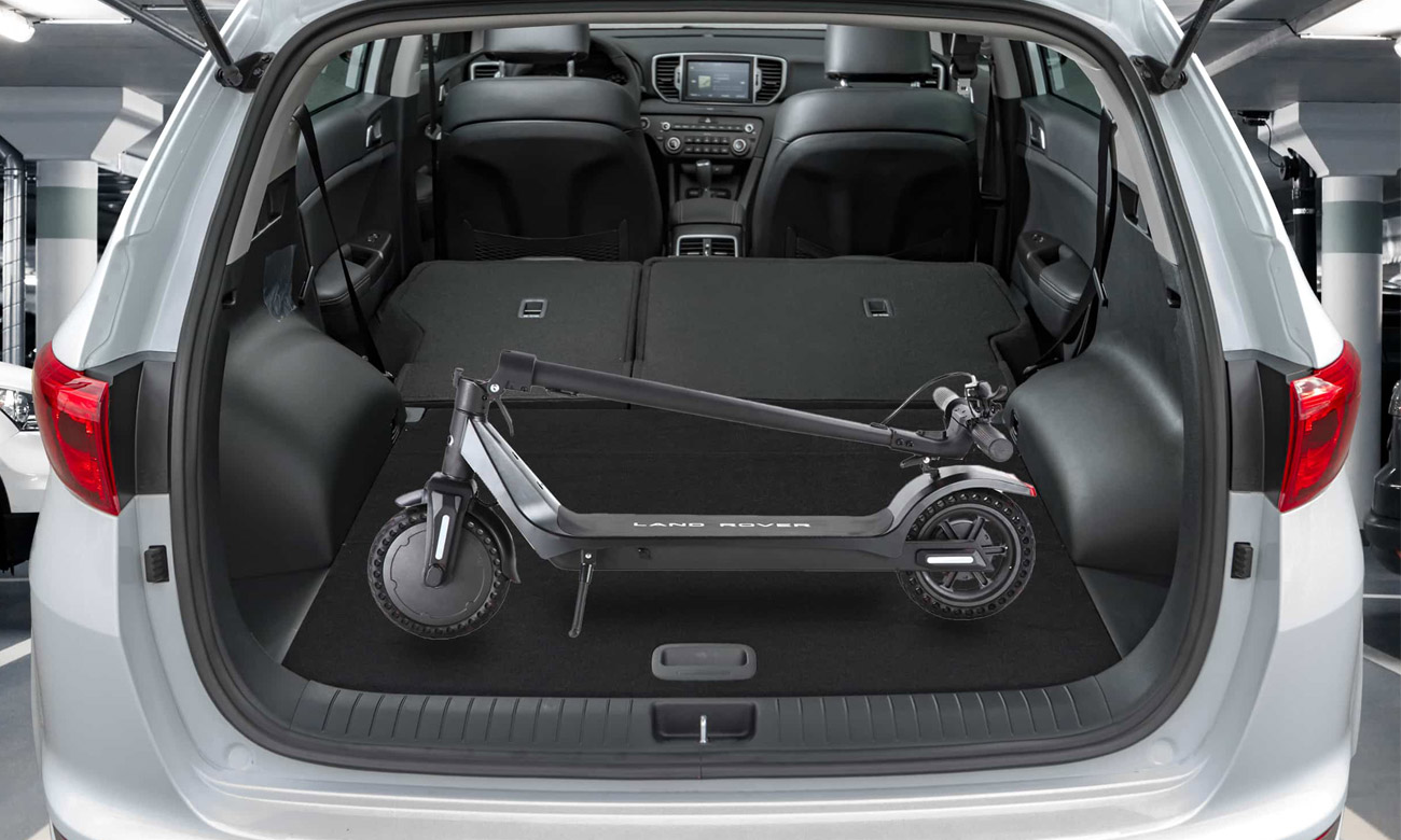 Hulajnoga elektryczna Land Rover 8,5'' Black - Złożona konstrukcja w bagażniku