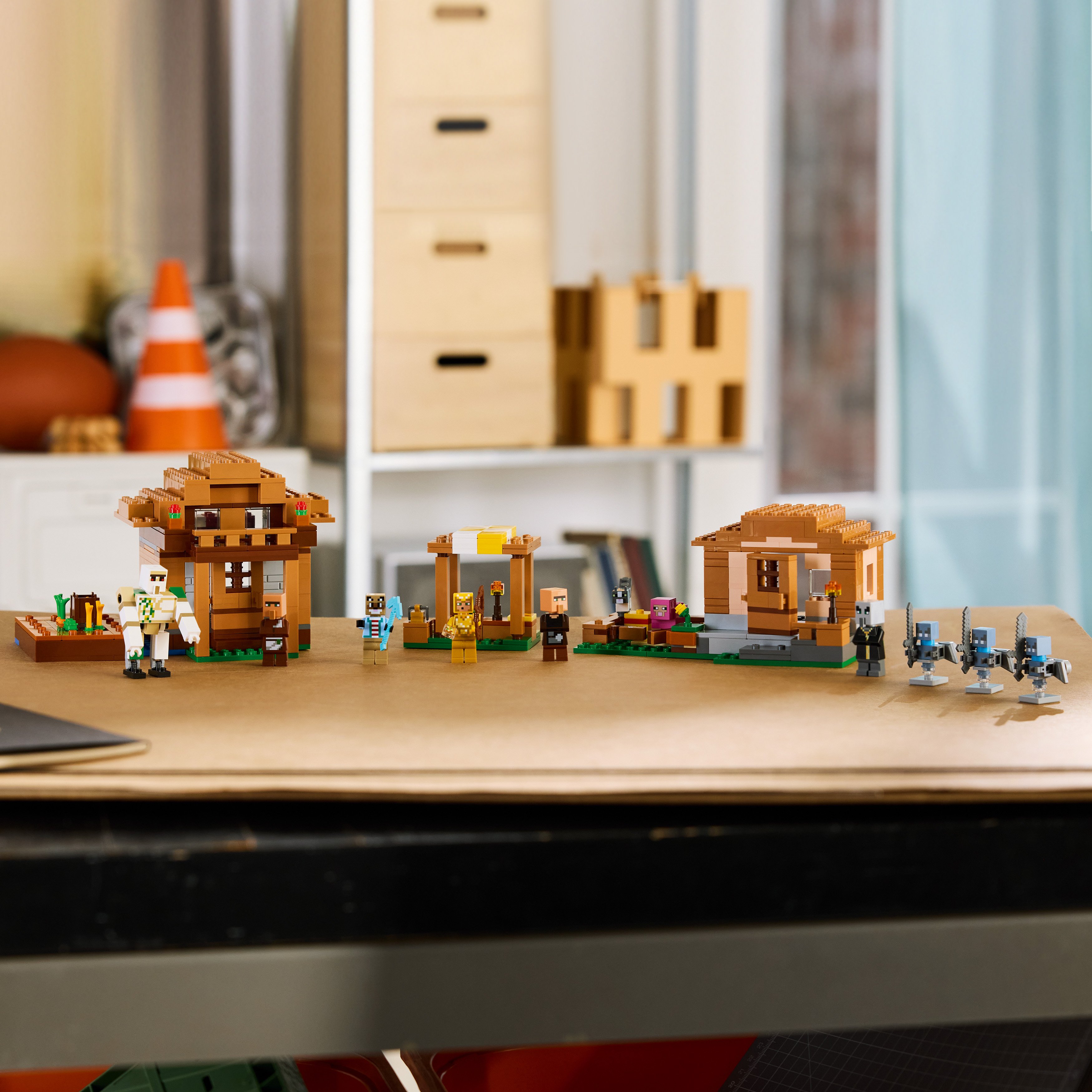 LEGO® Minecraft® Najazd przywoływaczy na wioskę 21596