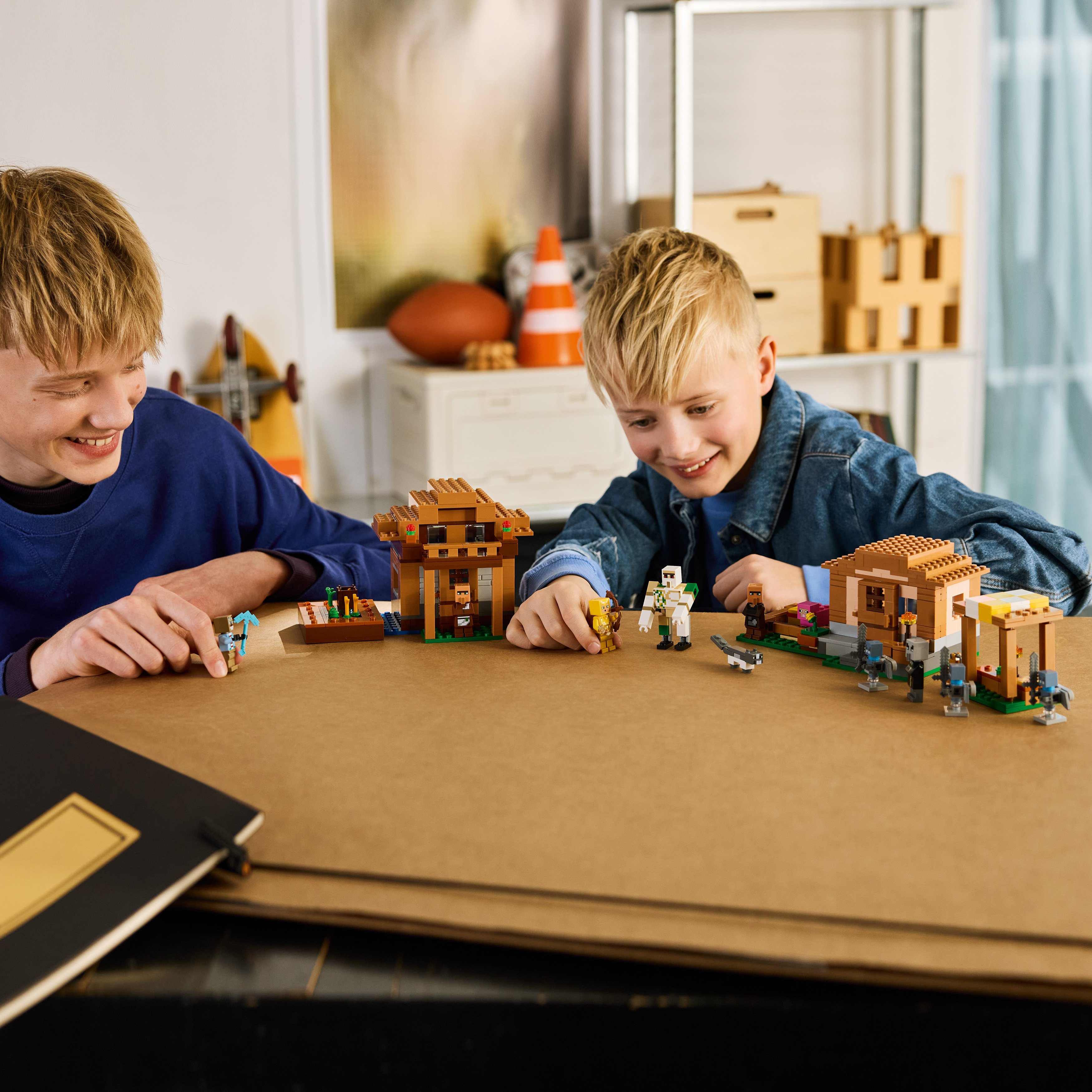 LEGO® Minecraft® Najazd przywoływaczy na wioskę 21596
