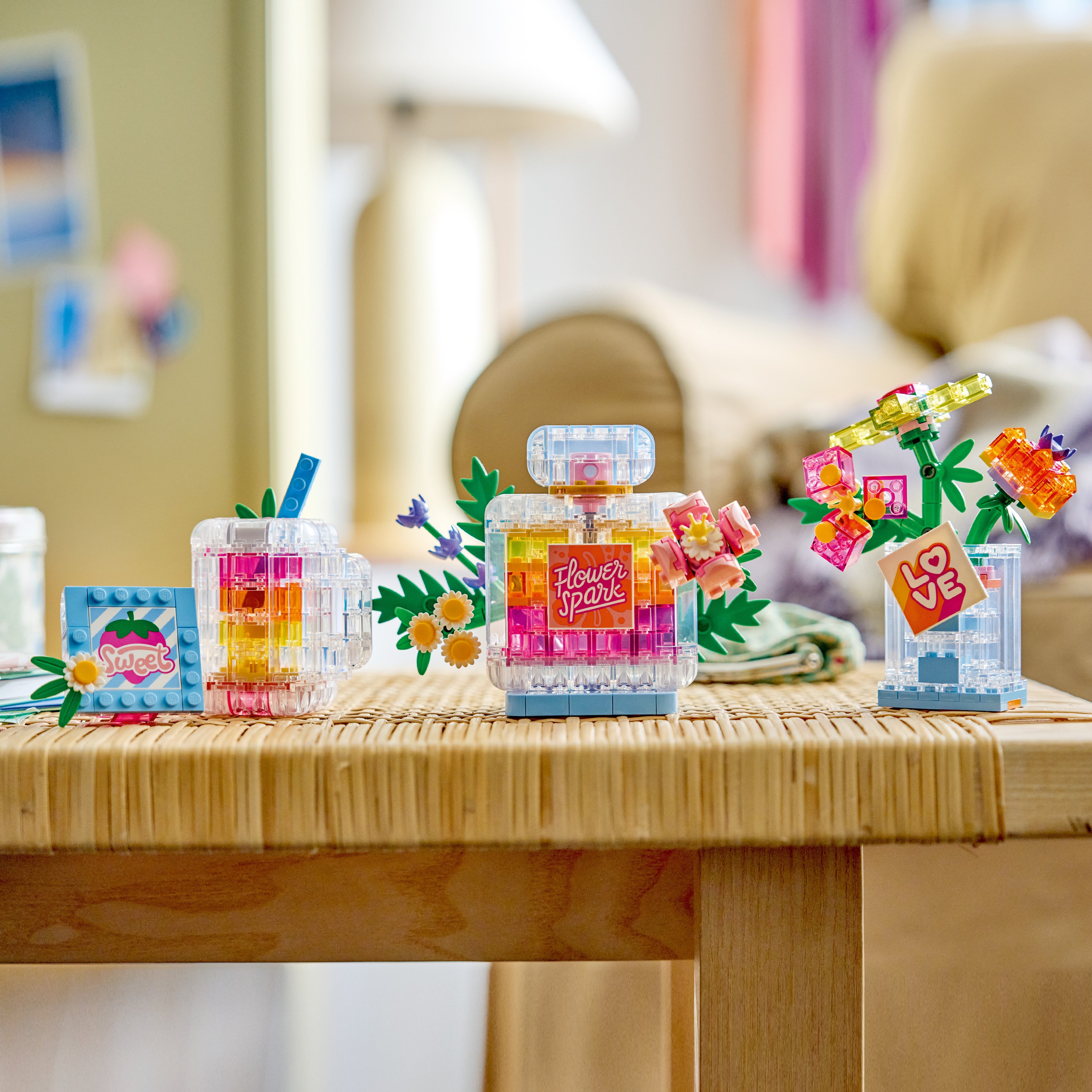 LEGO® Creator 3 w 1 Flakon perfum z kwiatową ozdobą 31383