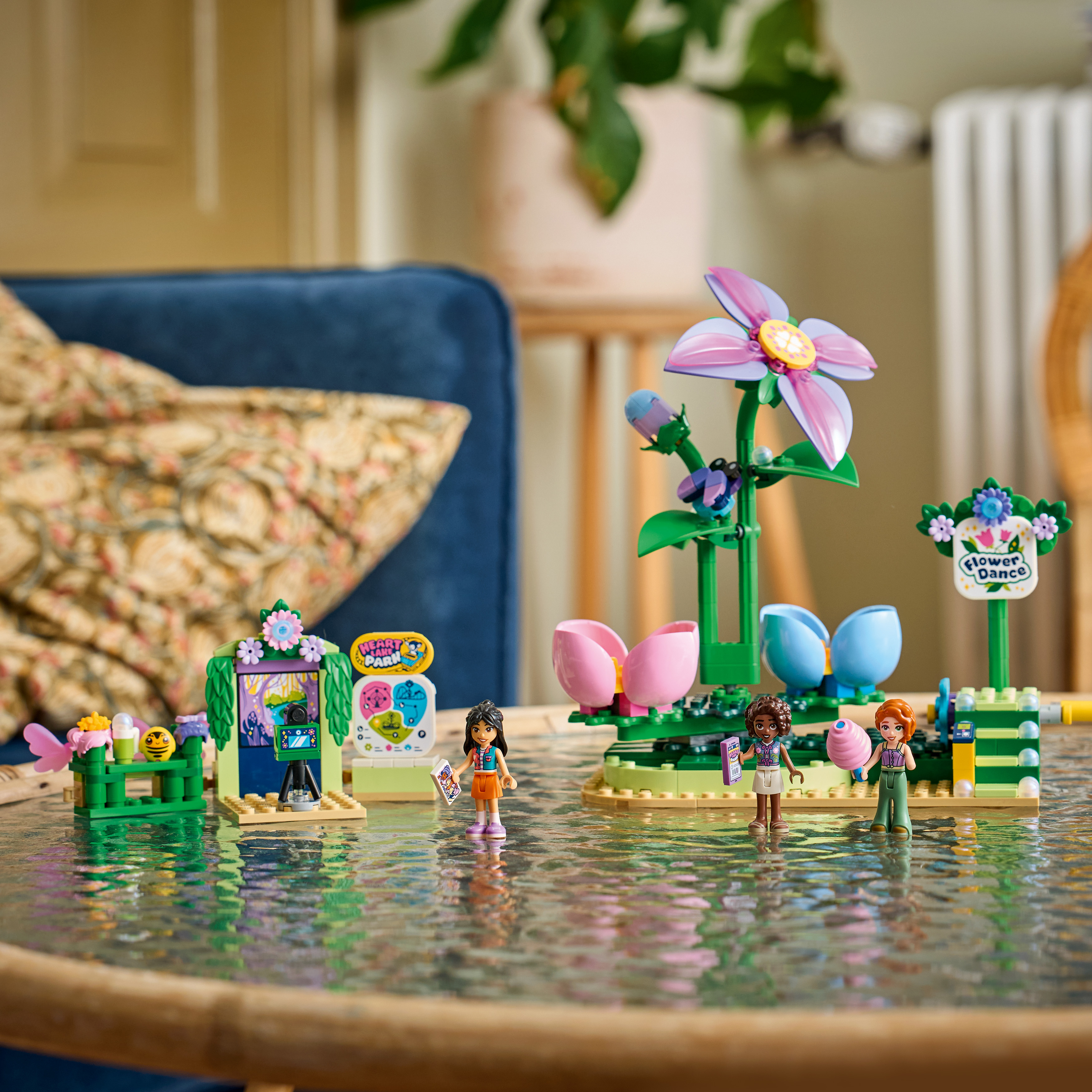 LEGO® Friends Wróżkowa karuzela z kwiatami 42702