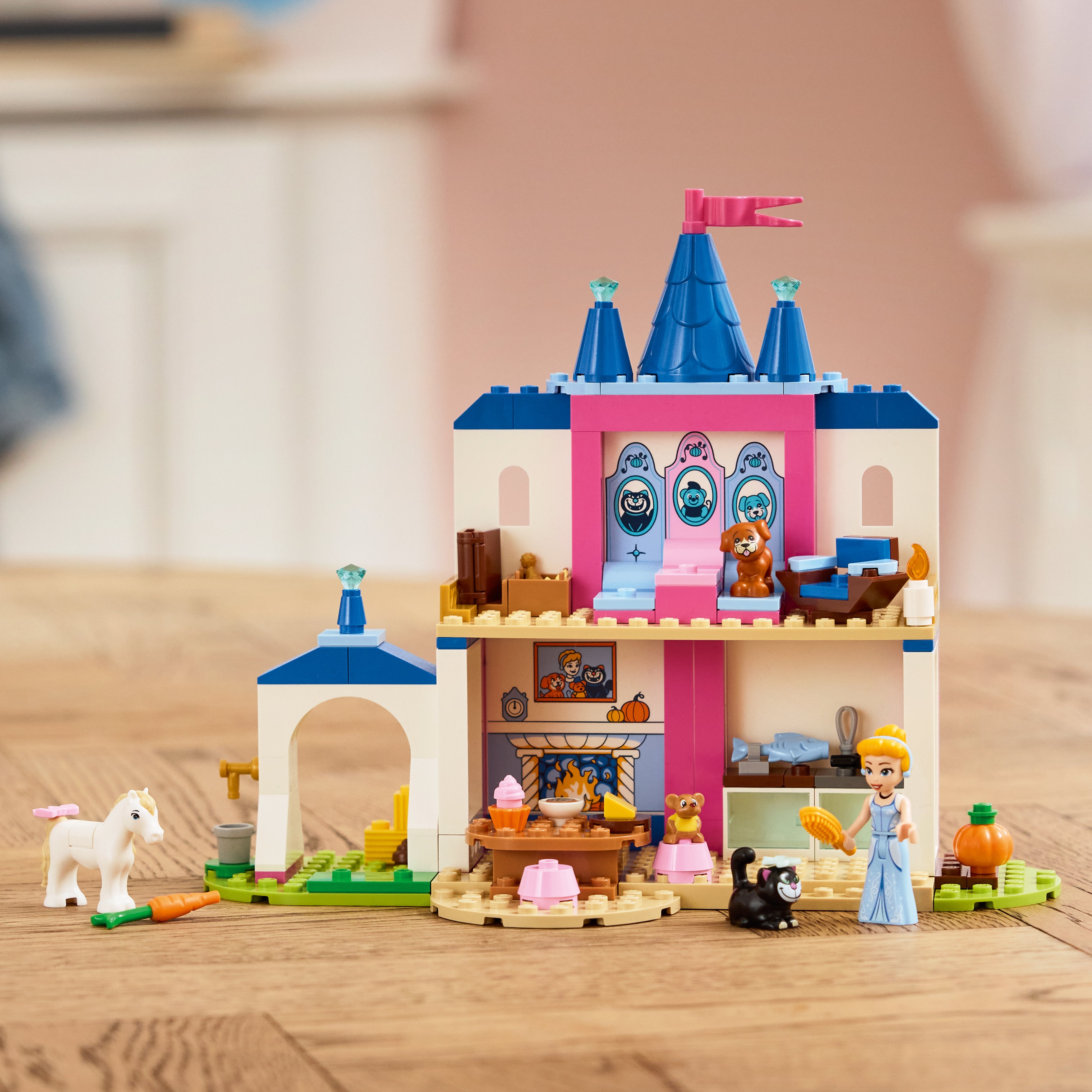LEGO® │ Disney Princess Zamek Kopciuszka i jej zwierzęcych przyjaciół 43283