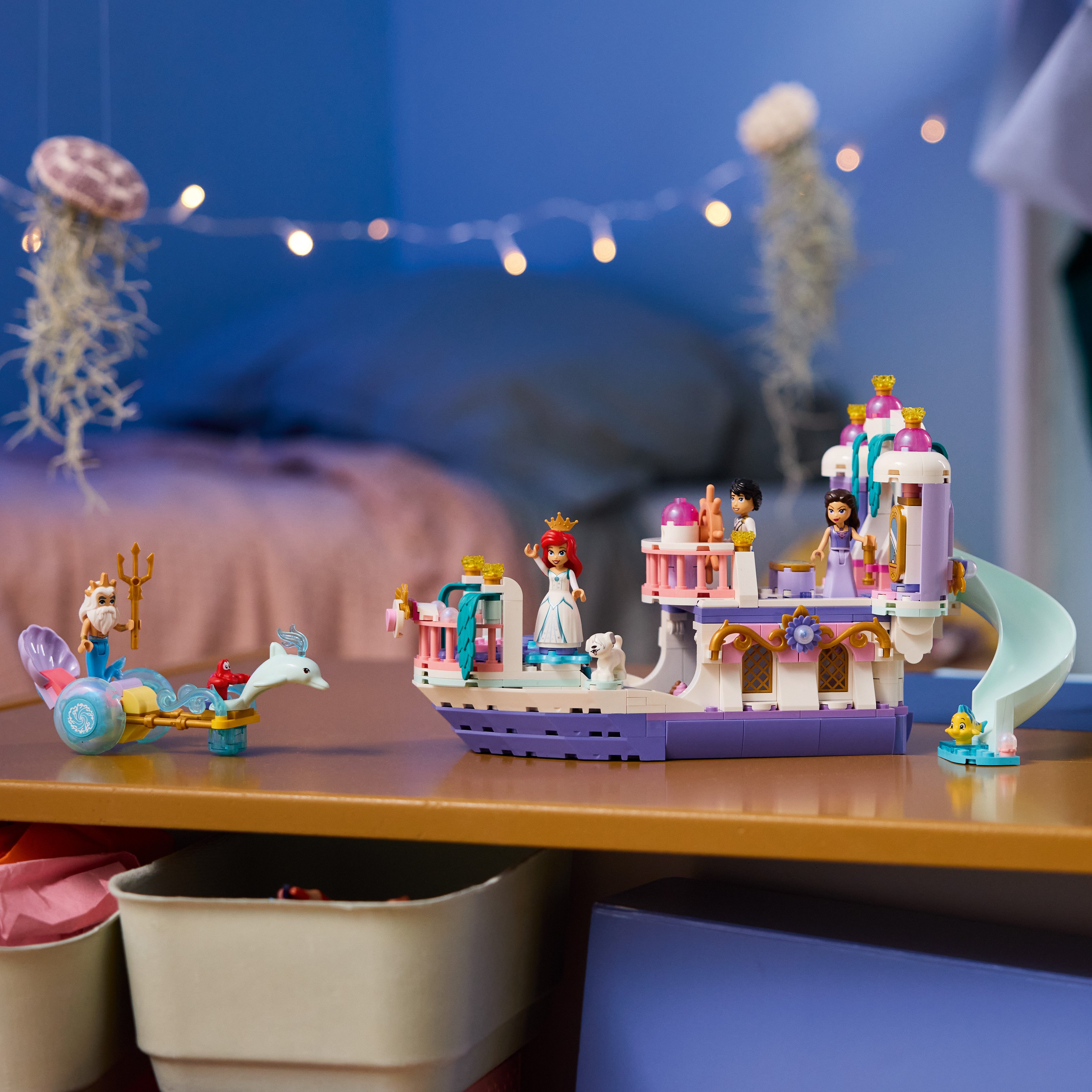 LEGO® ǀ Disney Princess Królewska łódź weselna Arielki 43299