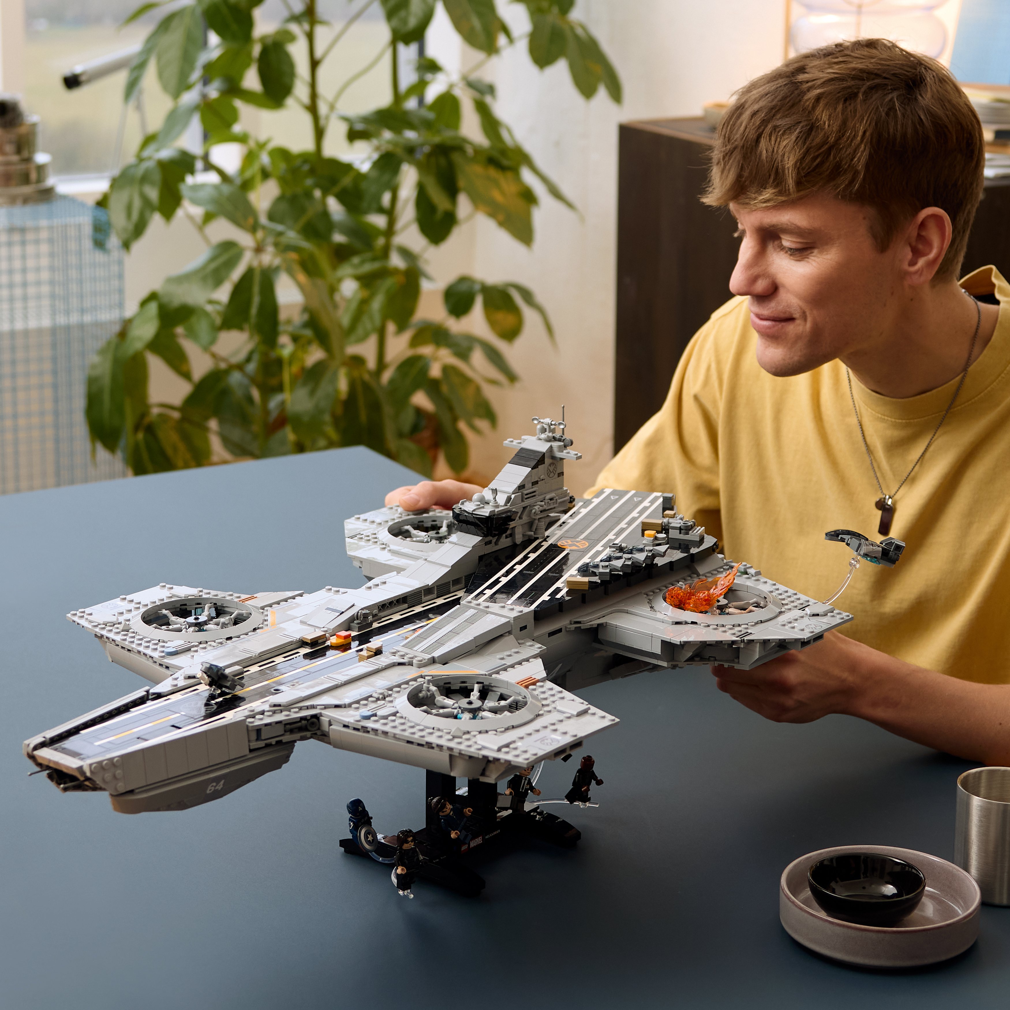 Zestaw konstrukcyjny LEGO® ǀ Marvel Lotniskowiec T.A.R.C.Z.Y. 76354