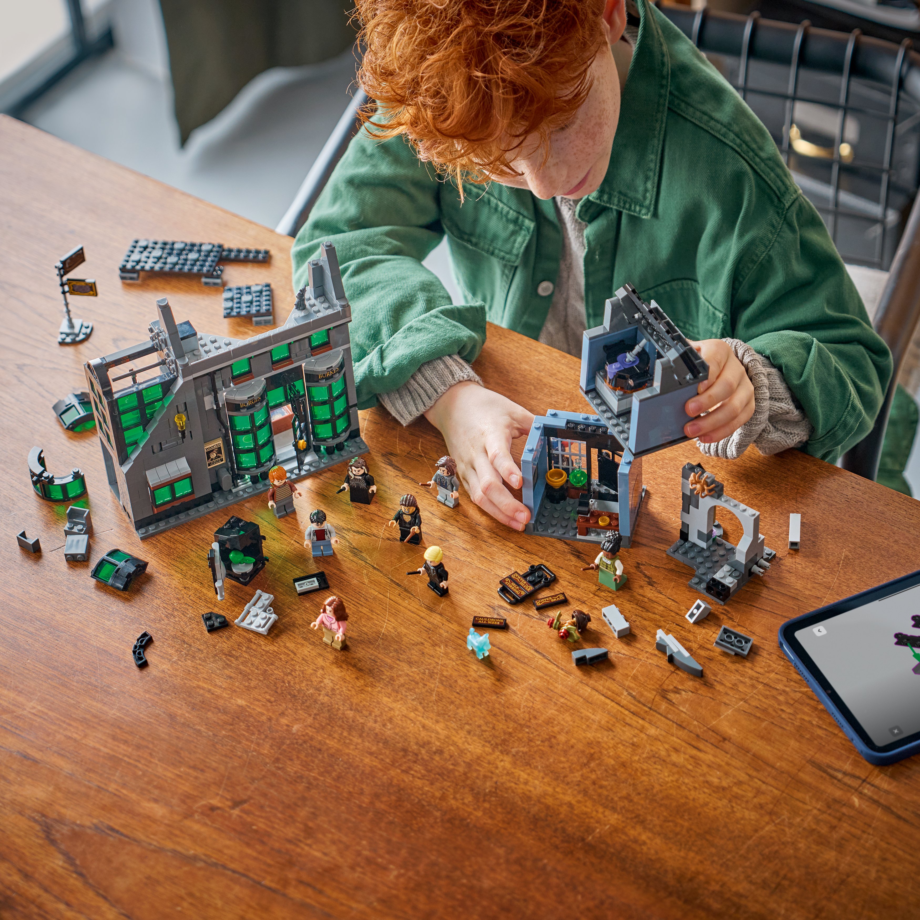 LEGO® Harry Potter™ Magiczne sklepy na ulicy Śmiertelnego Nokturnu 76471