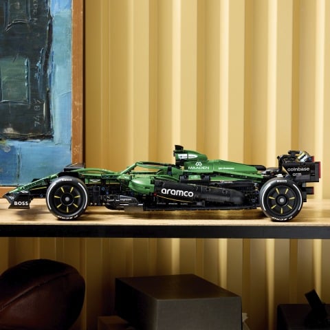 LEGO® Technic Bolid F1® Aston Martin Aramco AMR25 42240