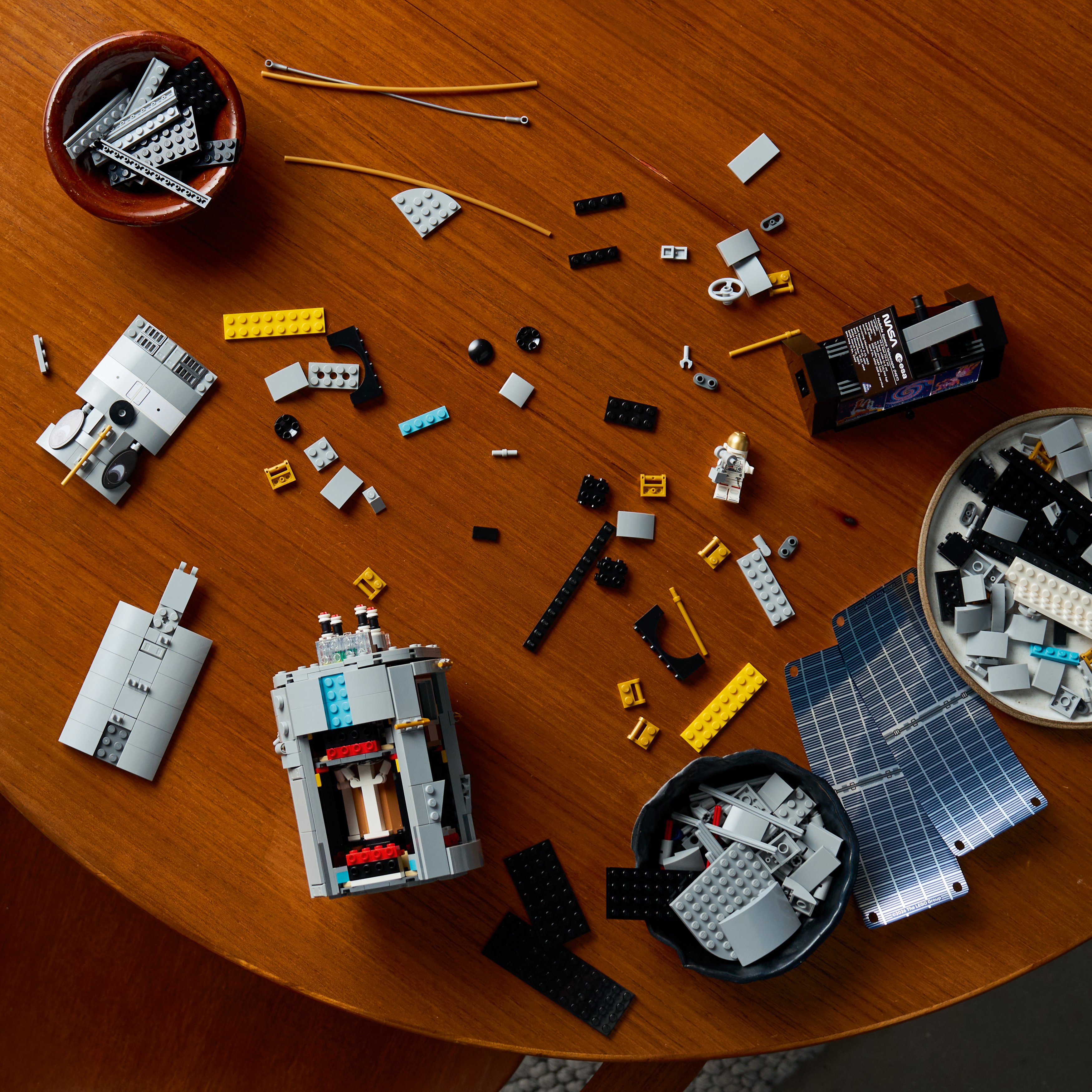 LEGO® Icons Kosmiczny Teleskop Hubble’a 11382
