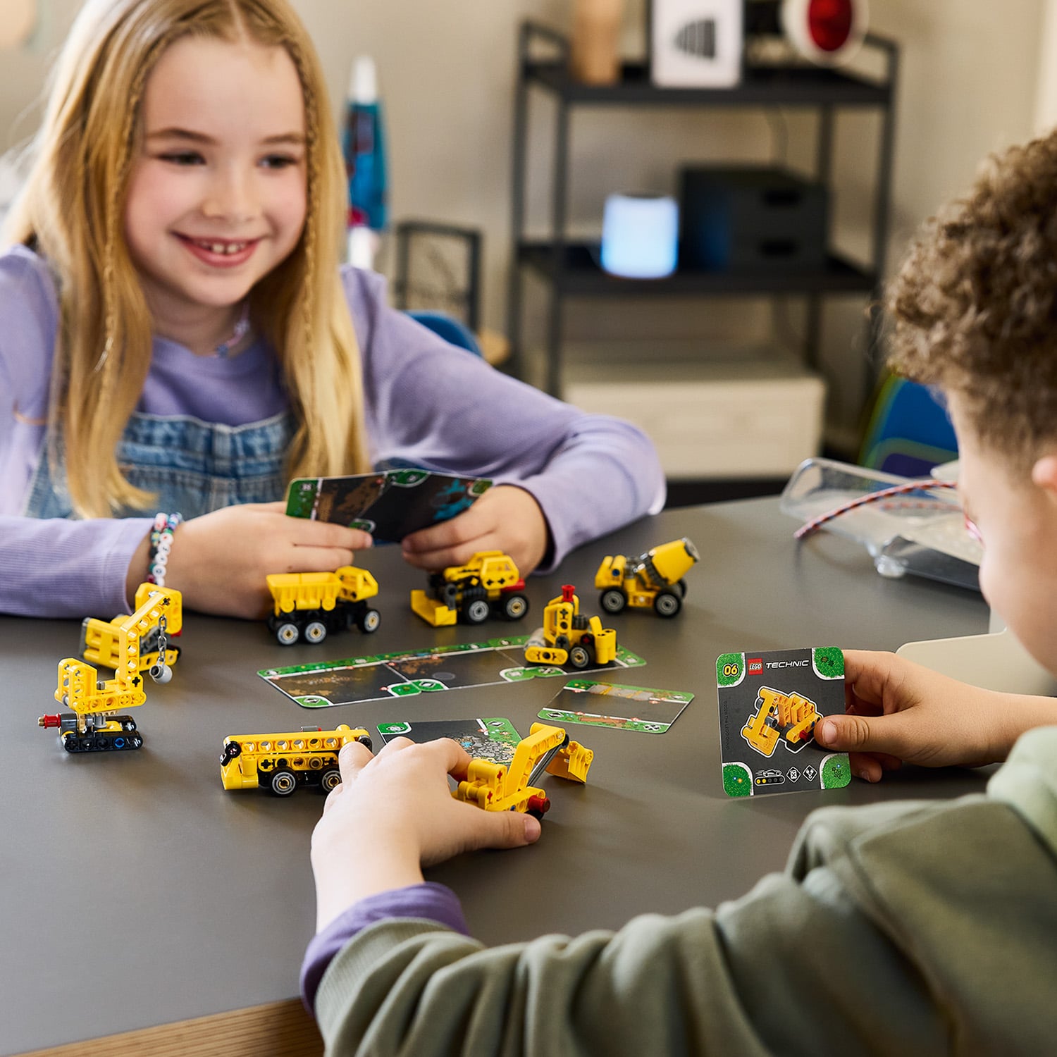 LEGO® Technic Potężne maszyny 42233, zabawka konstrukcyjna
