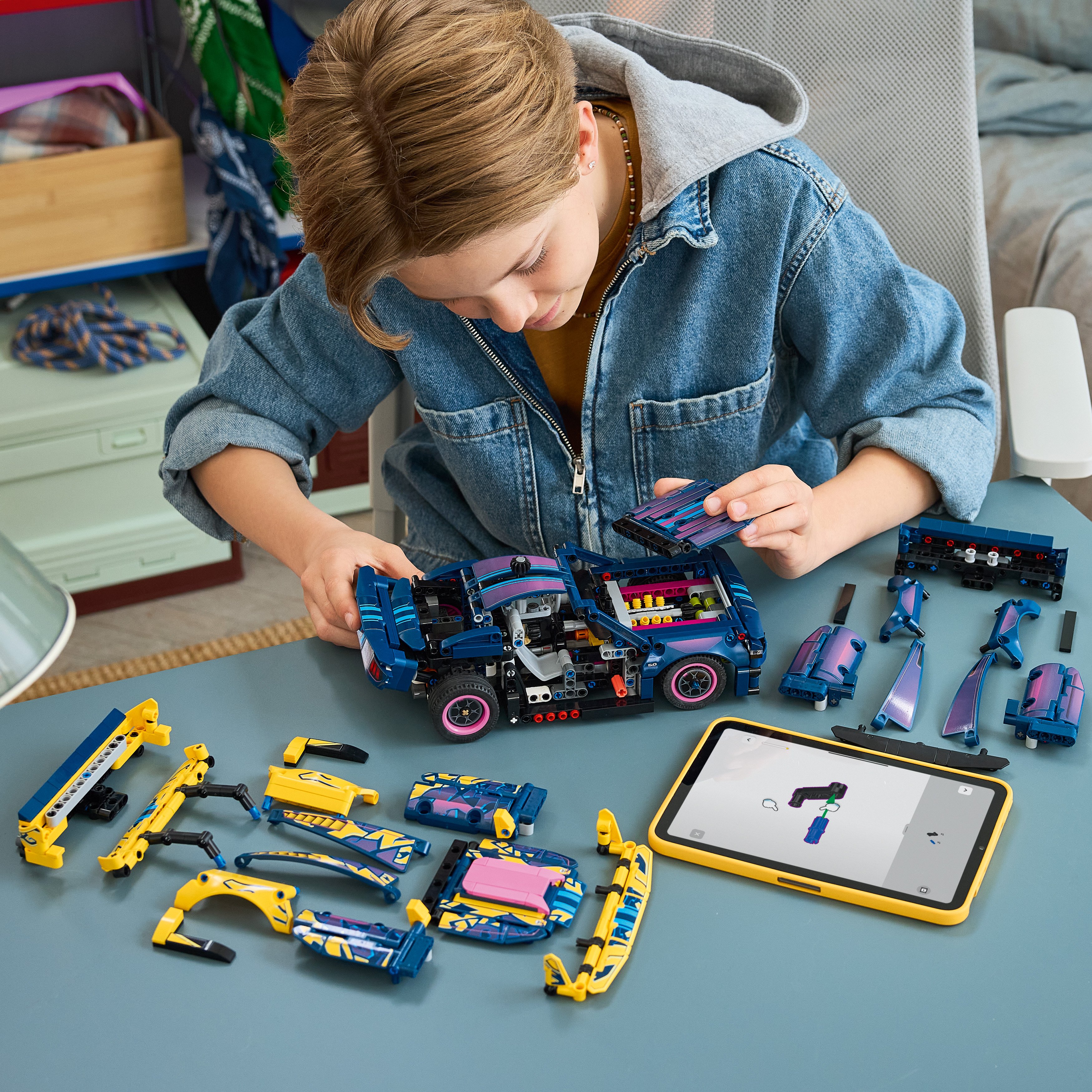 LEGO® Technic Warsztat tuningowy: samochód Ford Mustang GT 42236, zabawka
