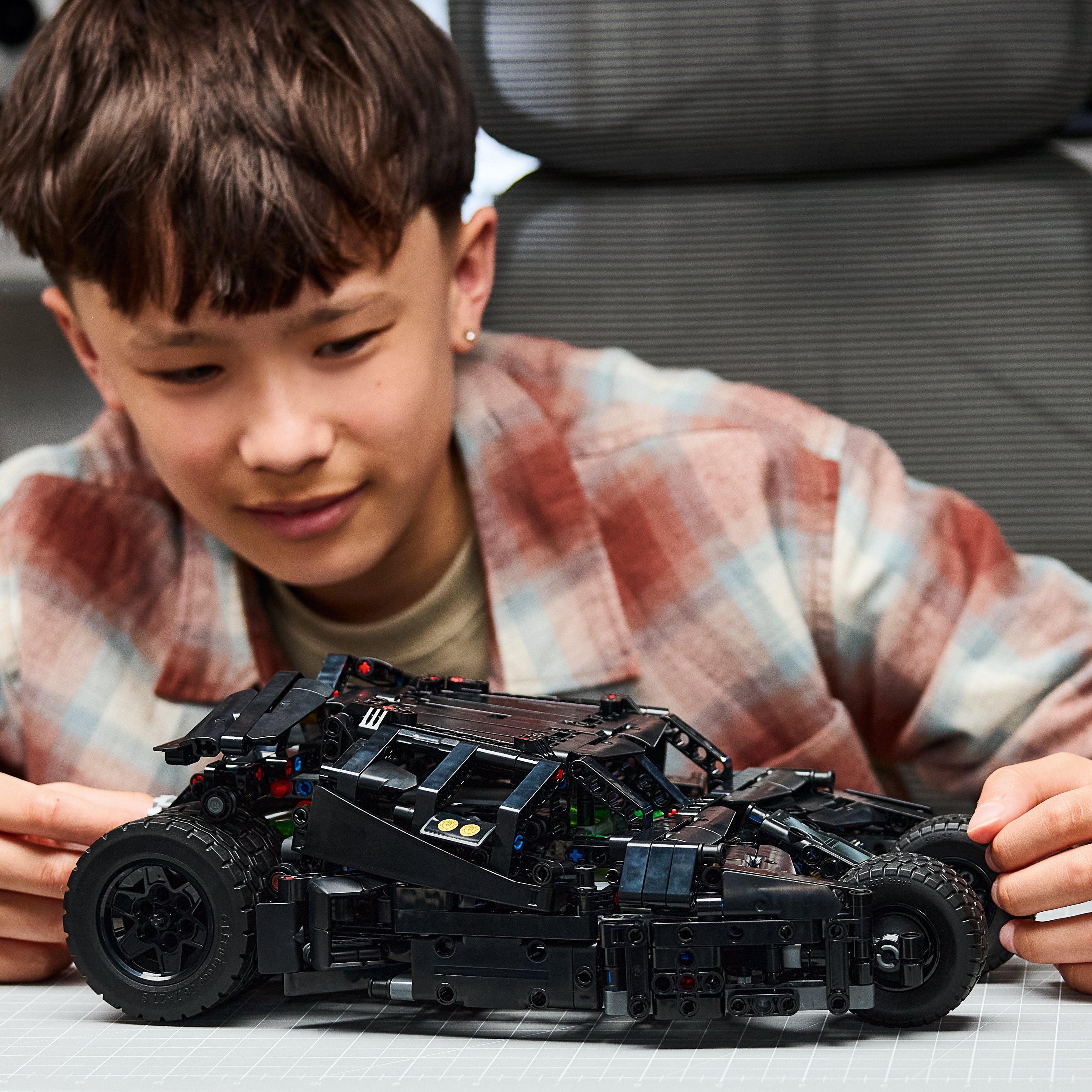 LEGO® Technic Batmobile™ Tumbler 42239, zestaw konstrukcyjny