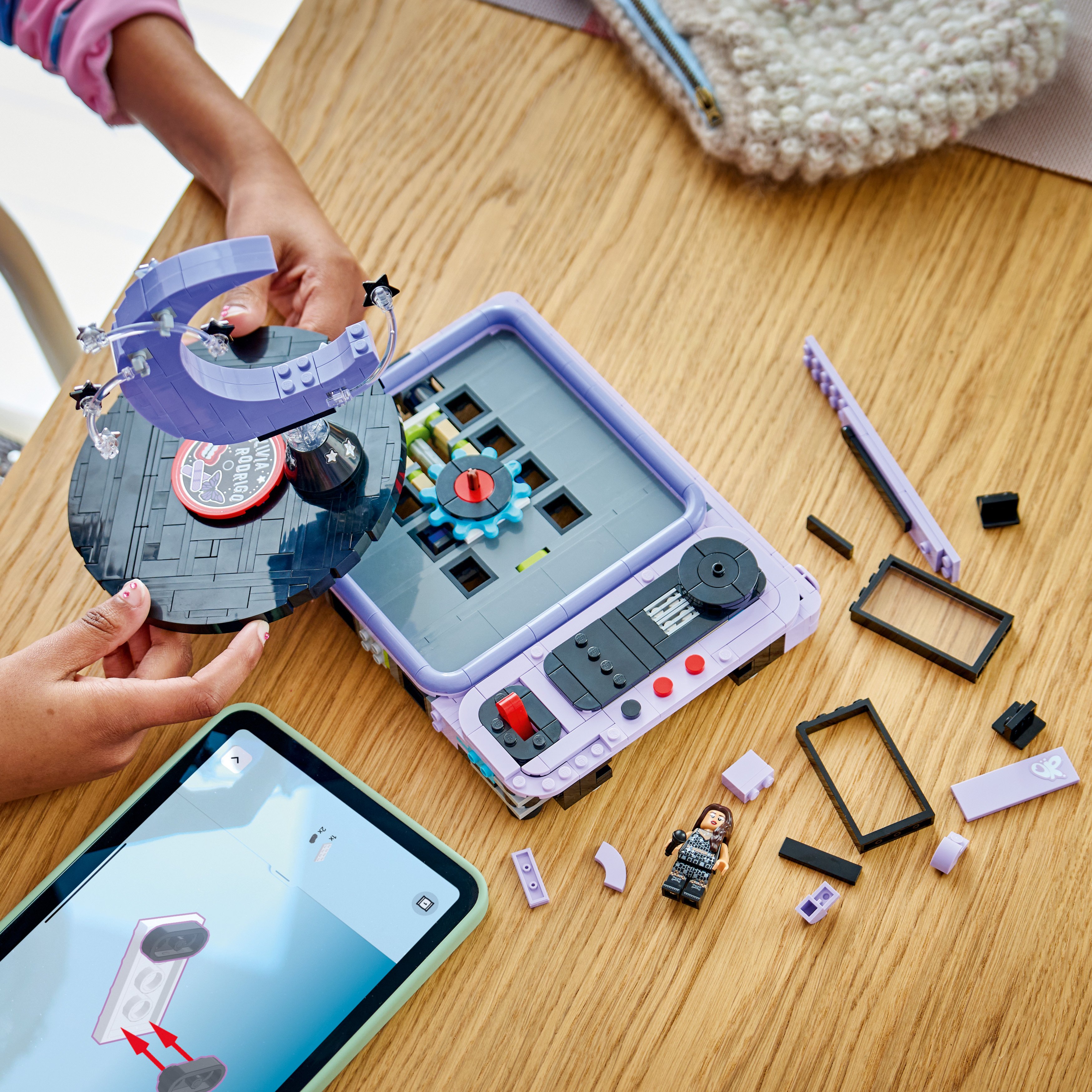 LEGO® Editions Księżyc z koncertu Olivii Rodrigo 43029