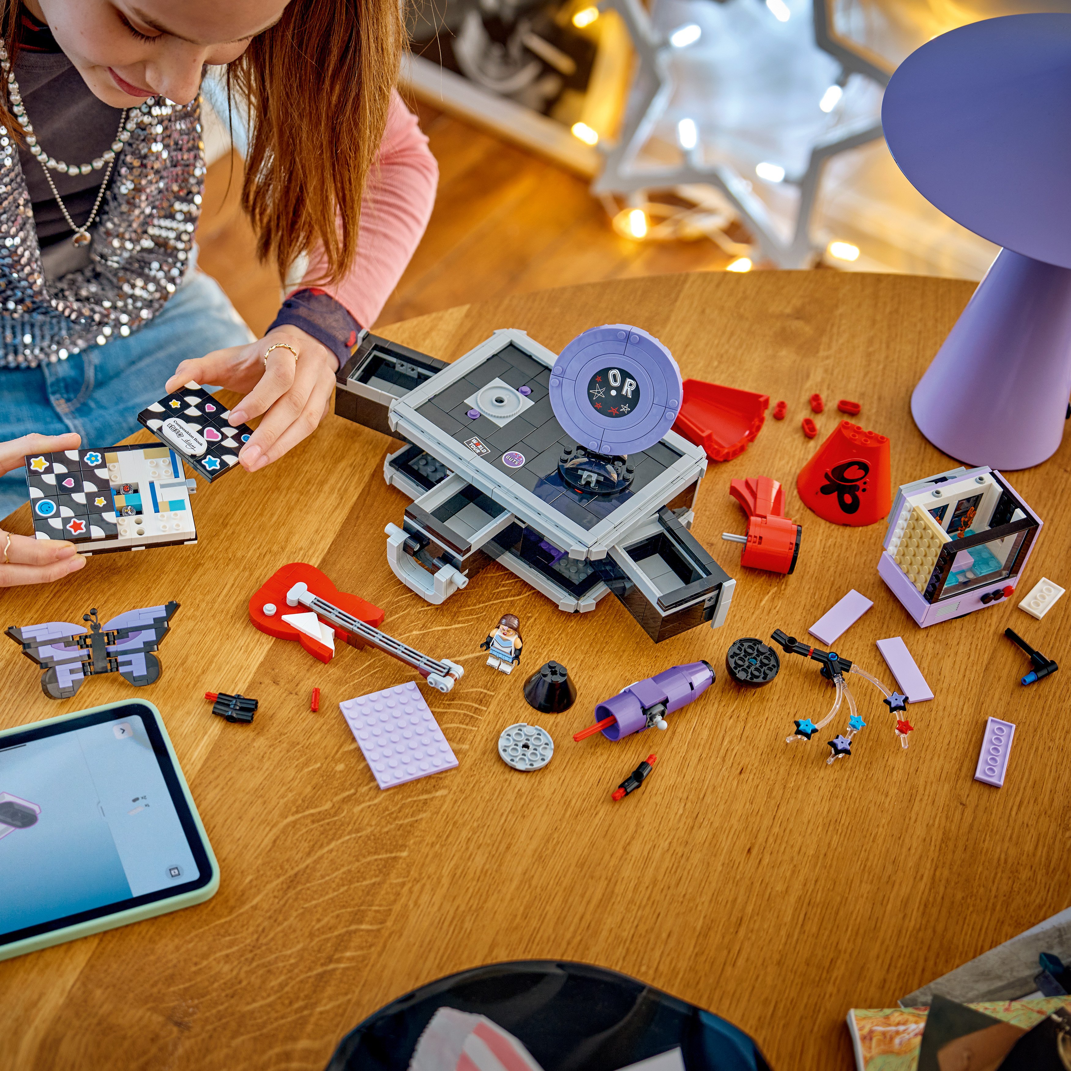 LEGO® Editions Skrytka Olivii Rodrigo 43030, zestaw konstrukcyjny dla dzieci, muzyczna zabawka